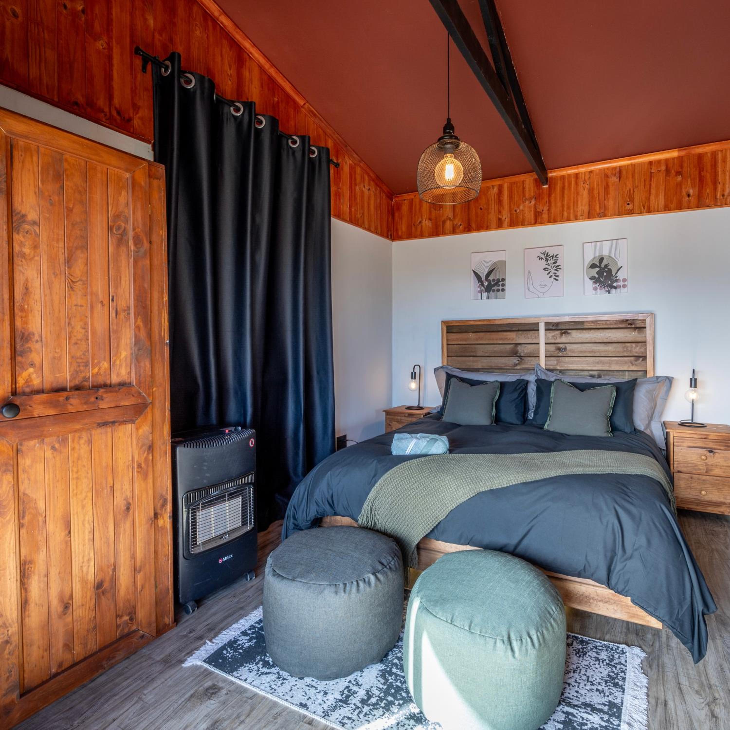 Matilo Cabins - Cactus Deck with Hot-tub and Fireplace
