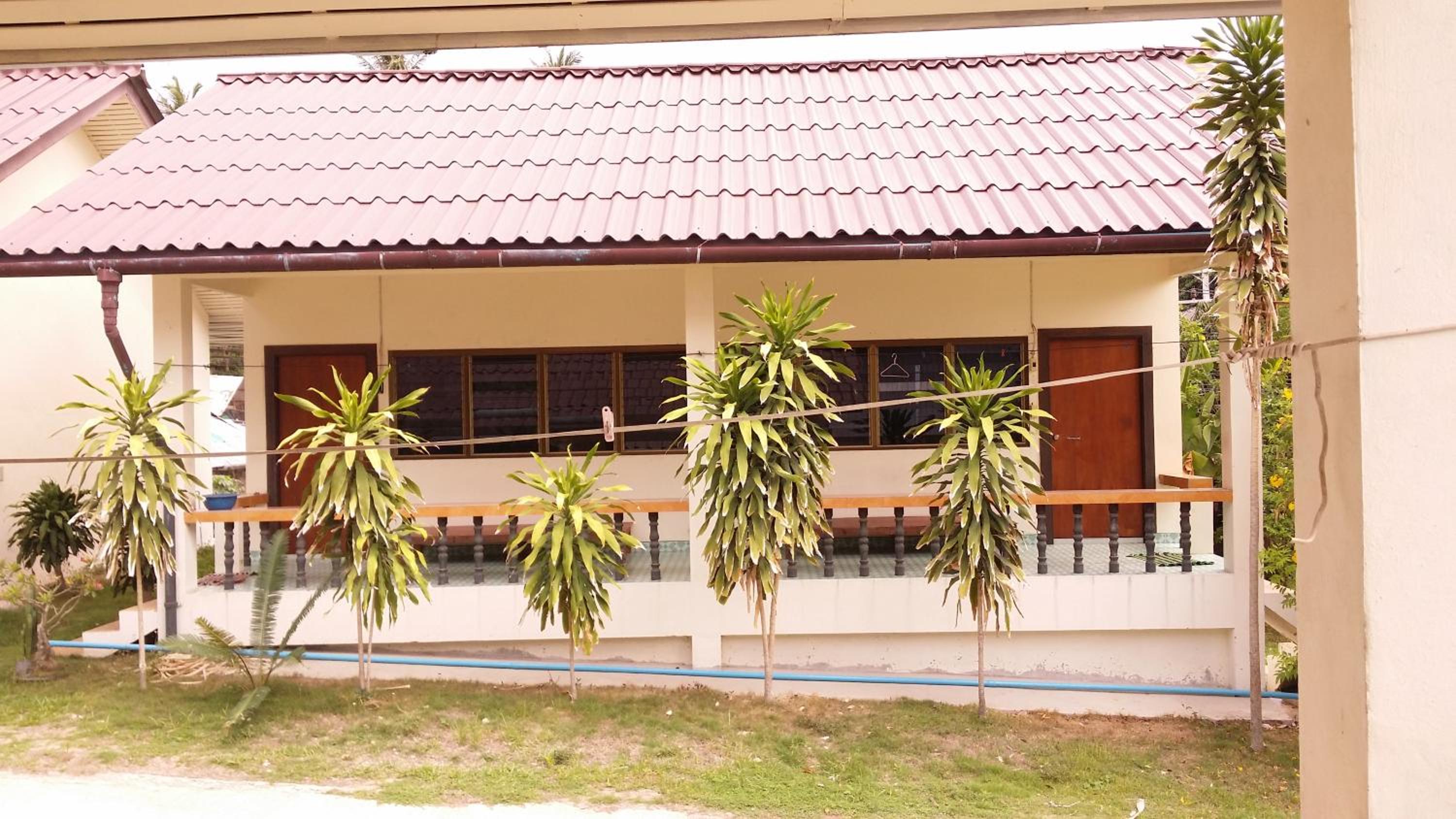 Happy Bungalow