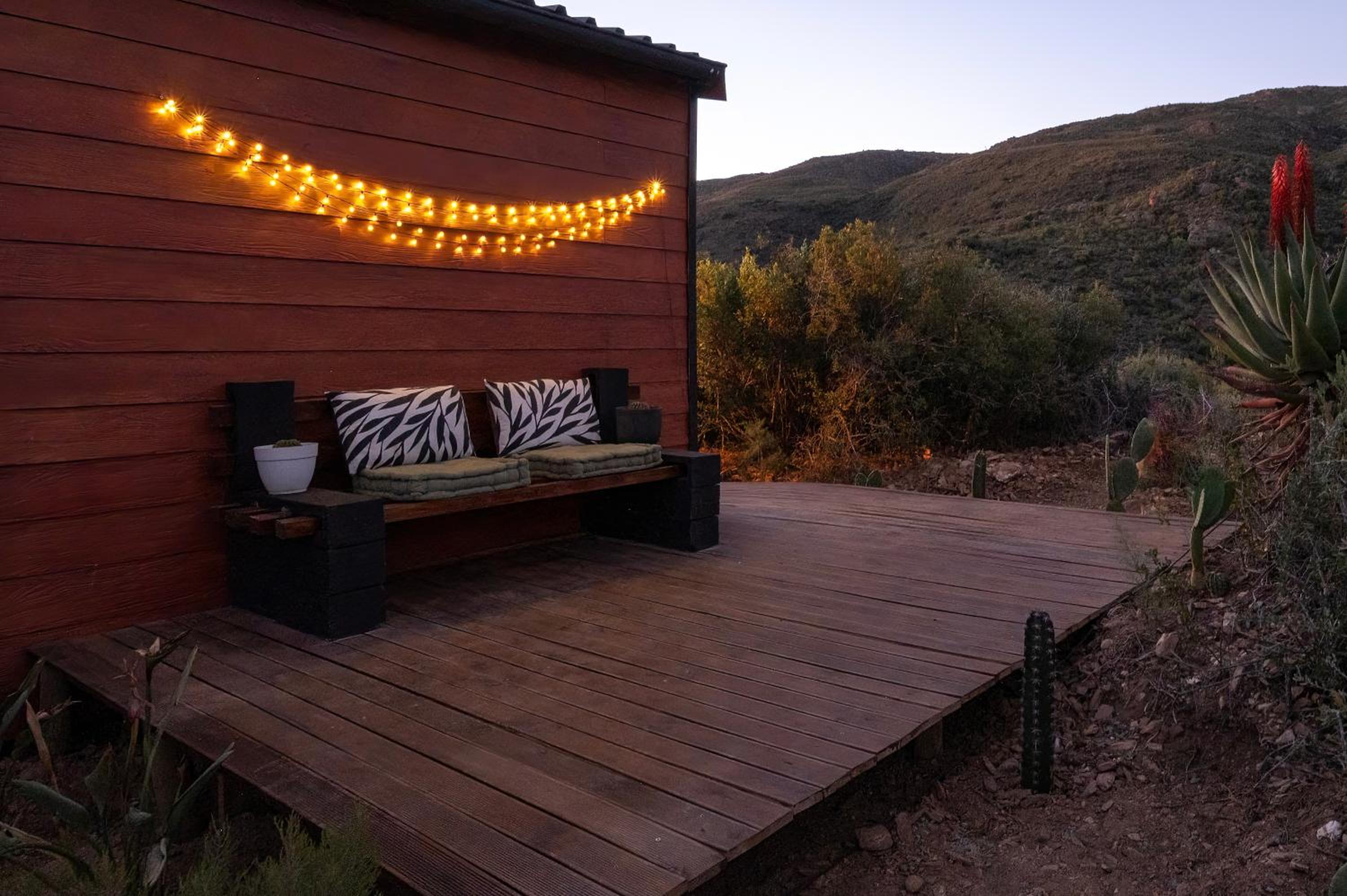 Matilo Cabins - Cactus Deck with Hot-tub and Fireplace