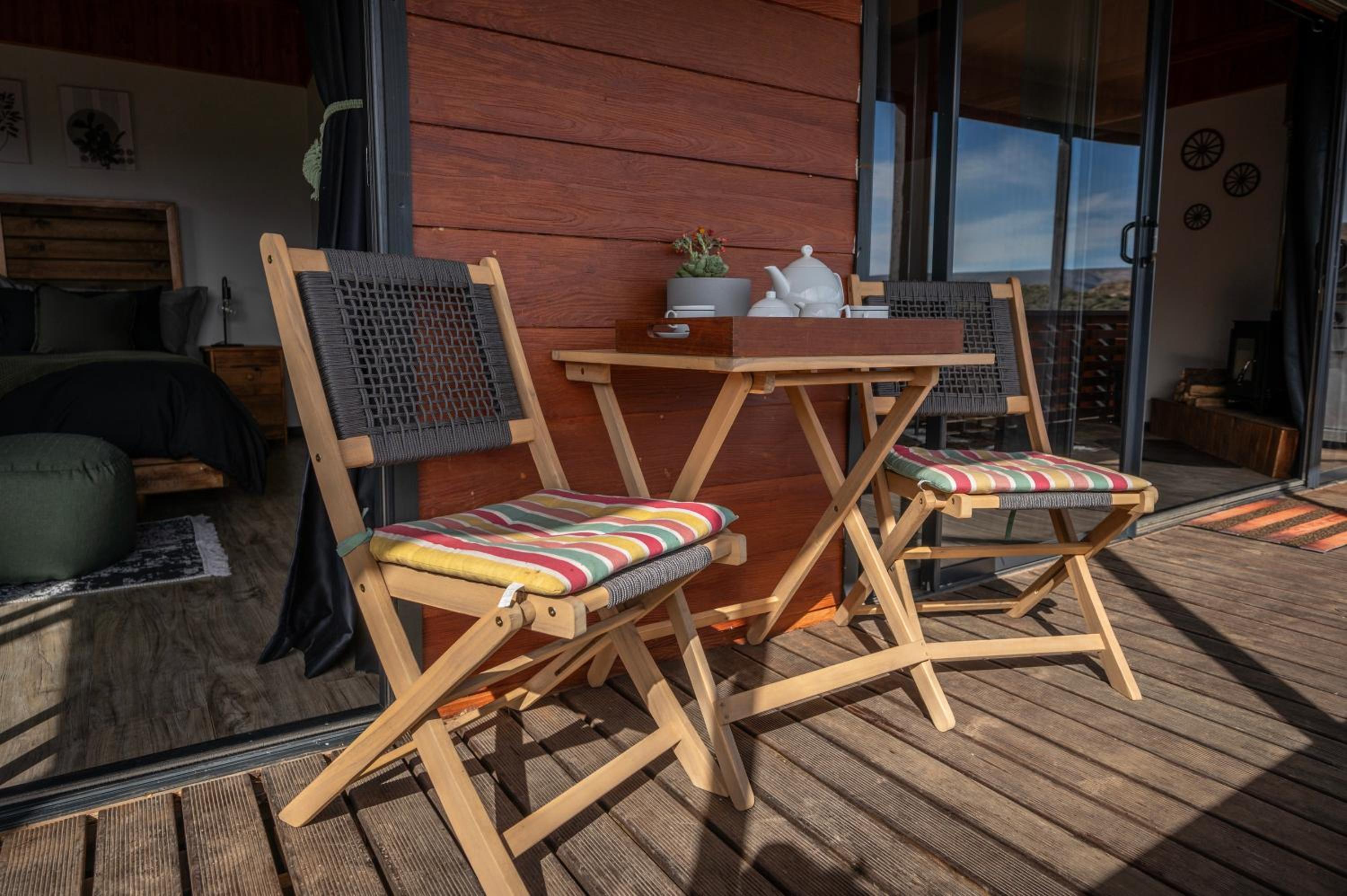 Matilo Cabins - Cactus Deck with Hot-tub and Fireplace