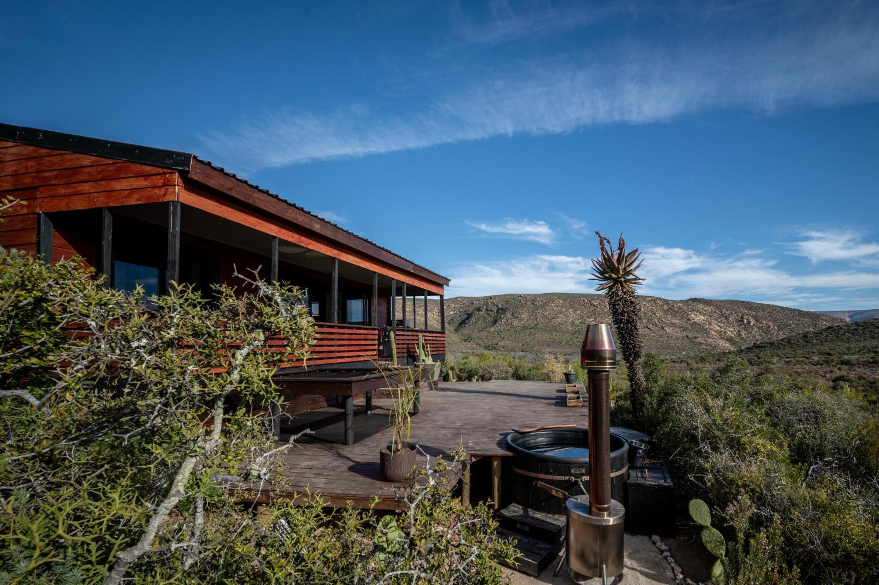 Matilo Cabins - Cactus Deck with Hot-tub and Fireplace