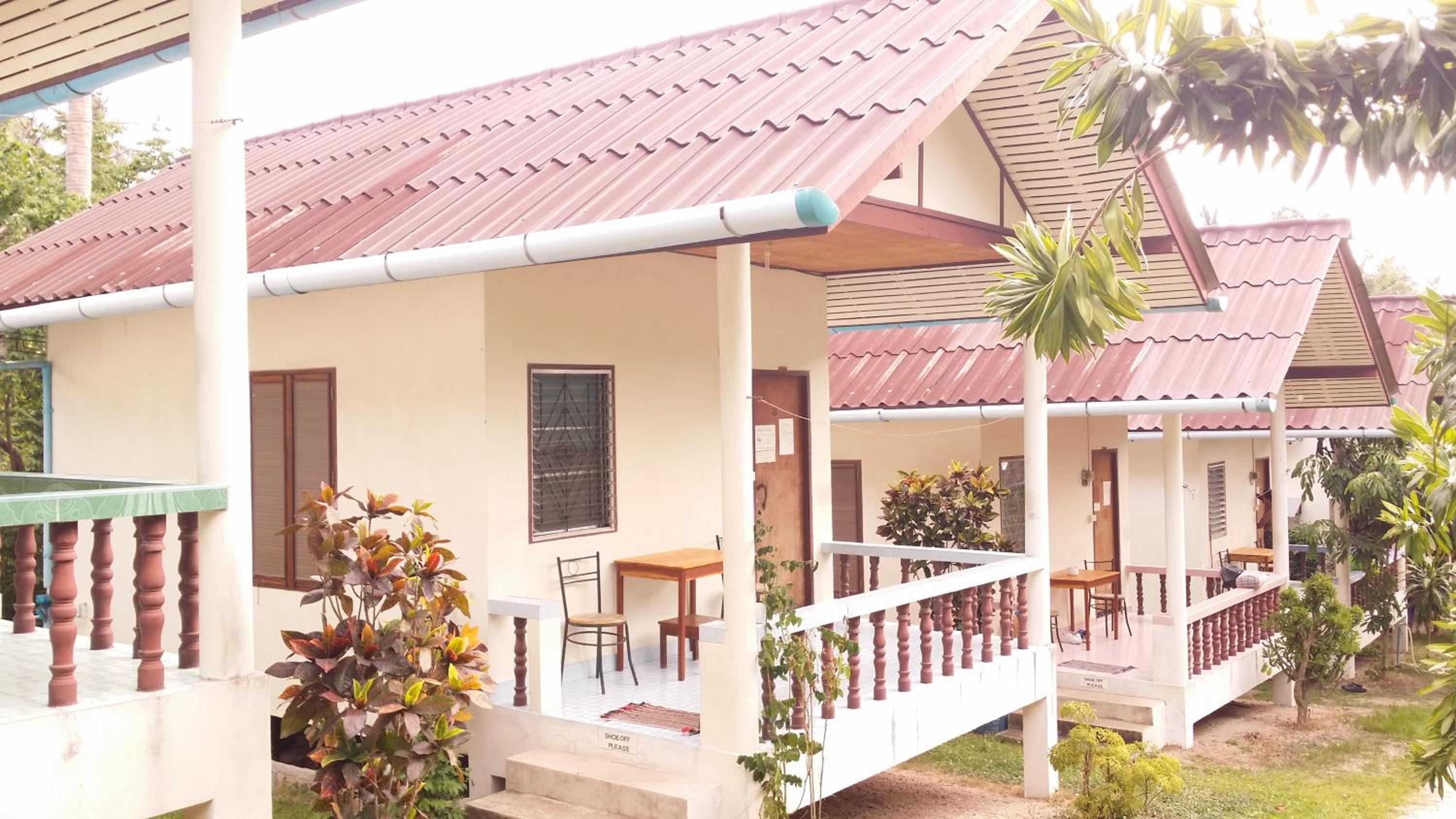 Happy Bungalow
