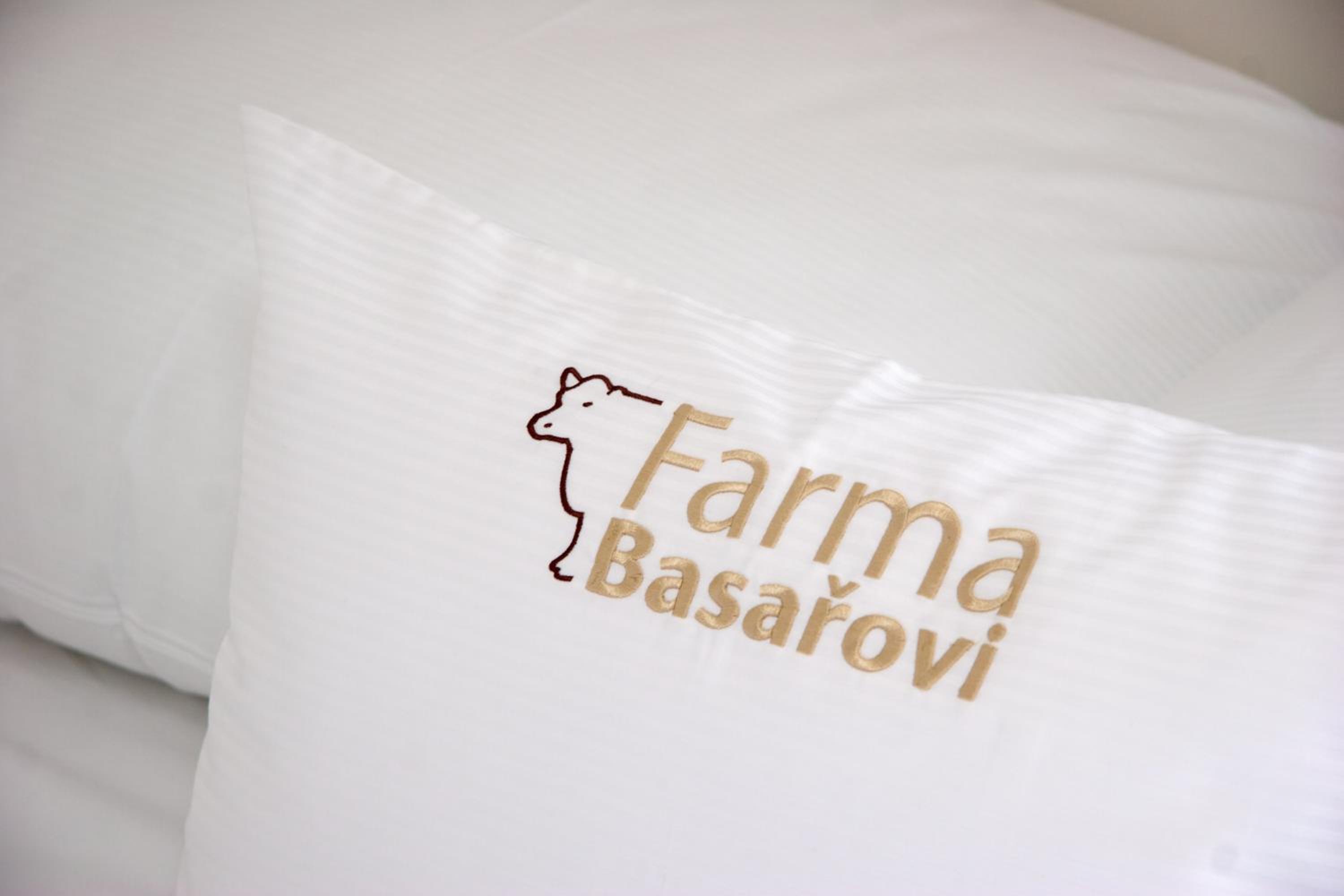 Farma Basarovi