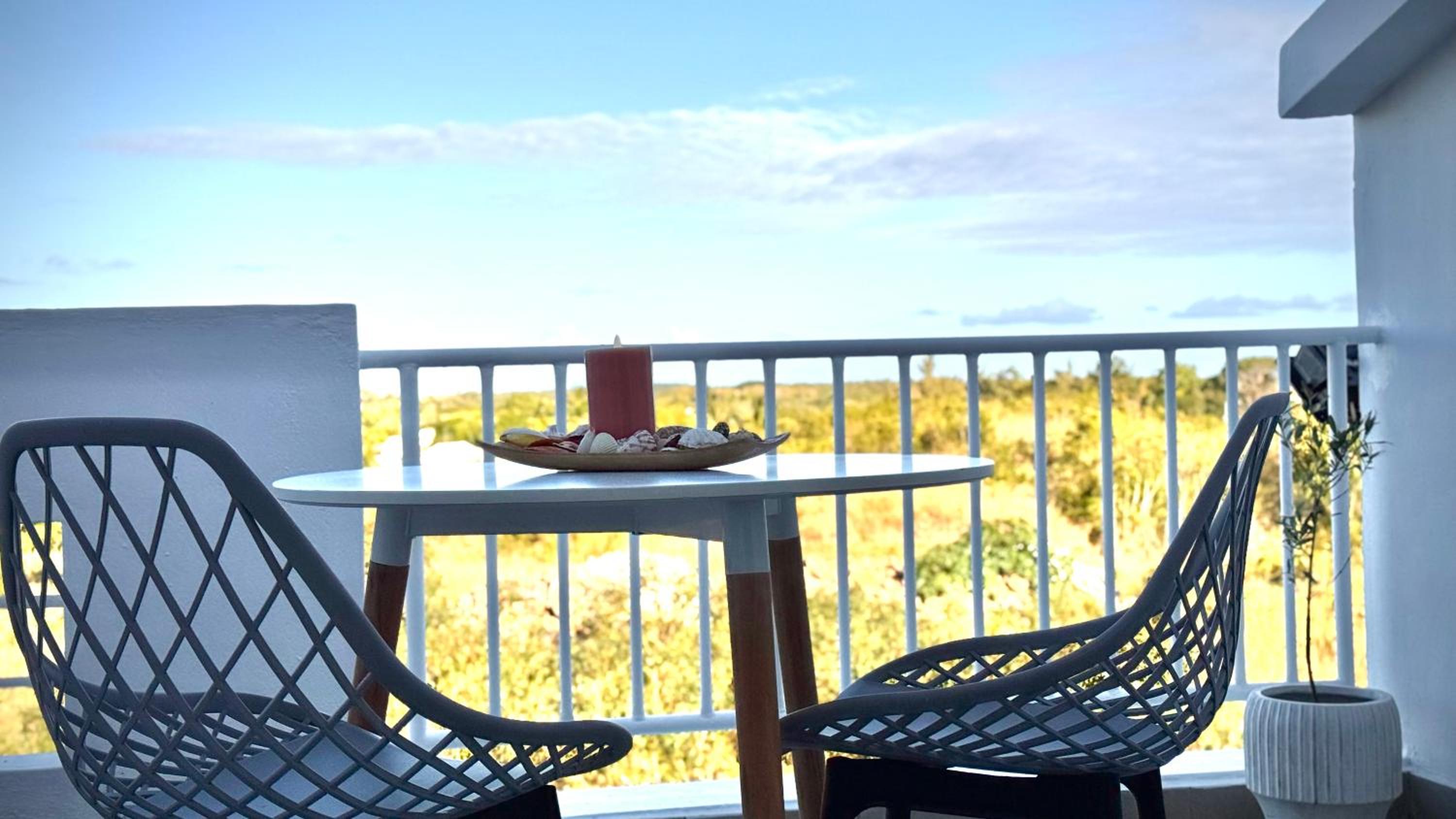 Zephyr House 3BR Pool, Rooftop & Ocean View