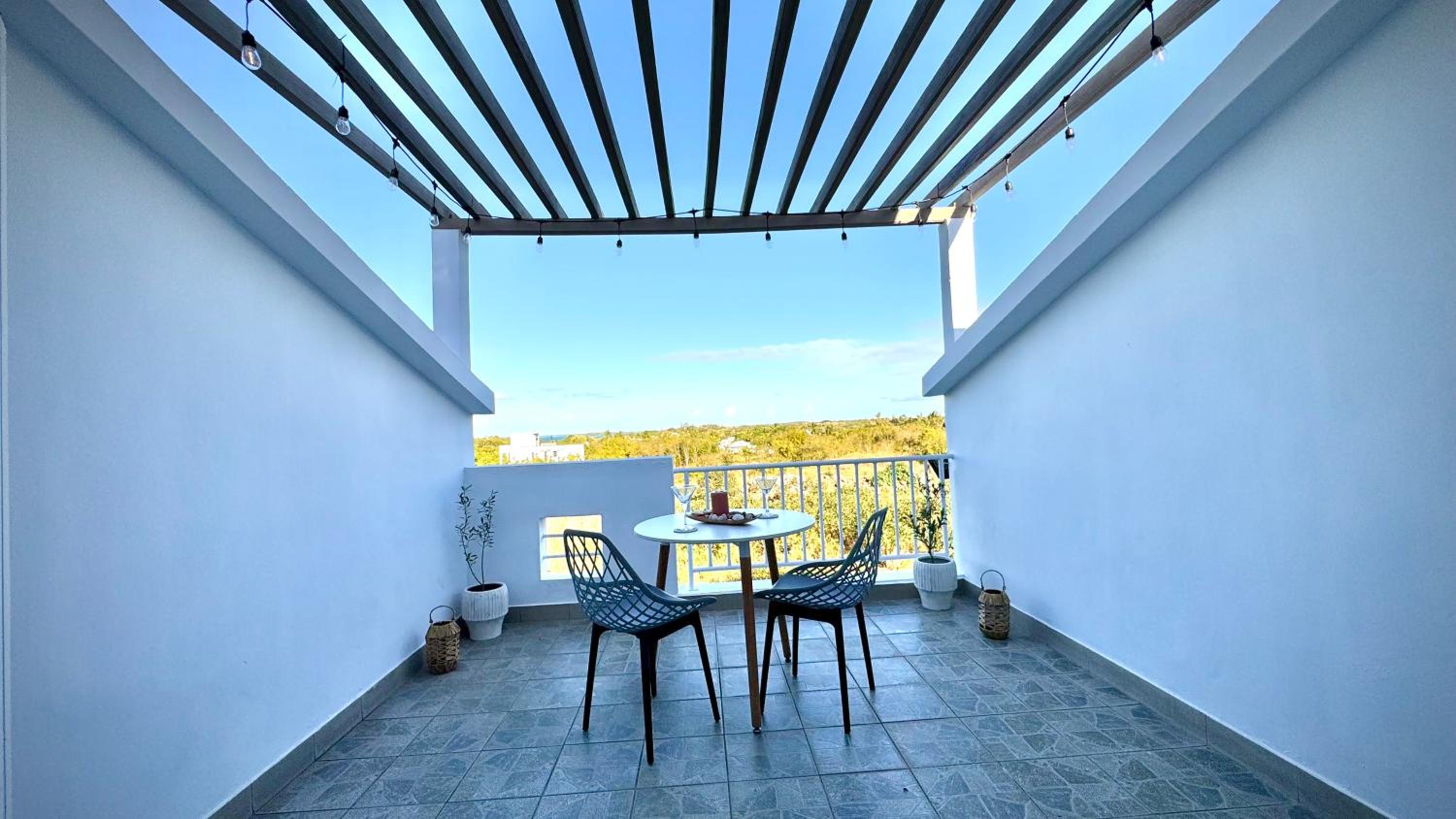 Zephyr House 3BR Pool, Rooftop & Ocean View