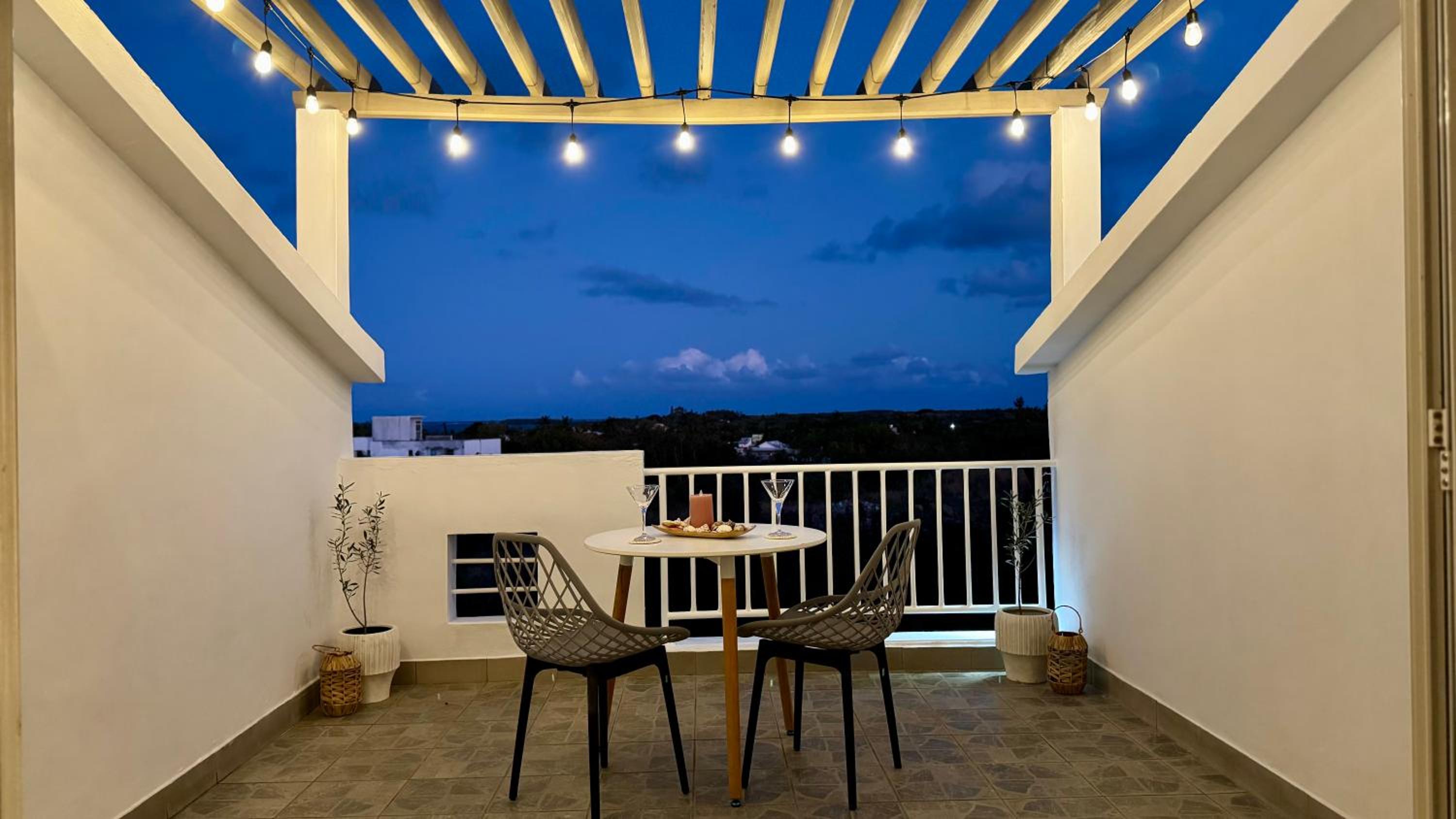 Zephyr House 3BR Pool, Rooftop & Ocean View