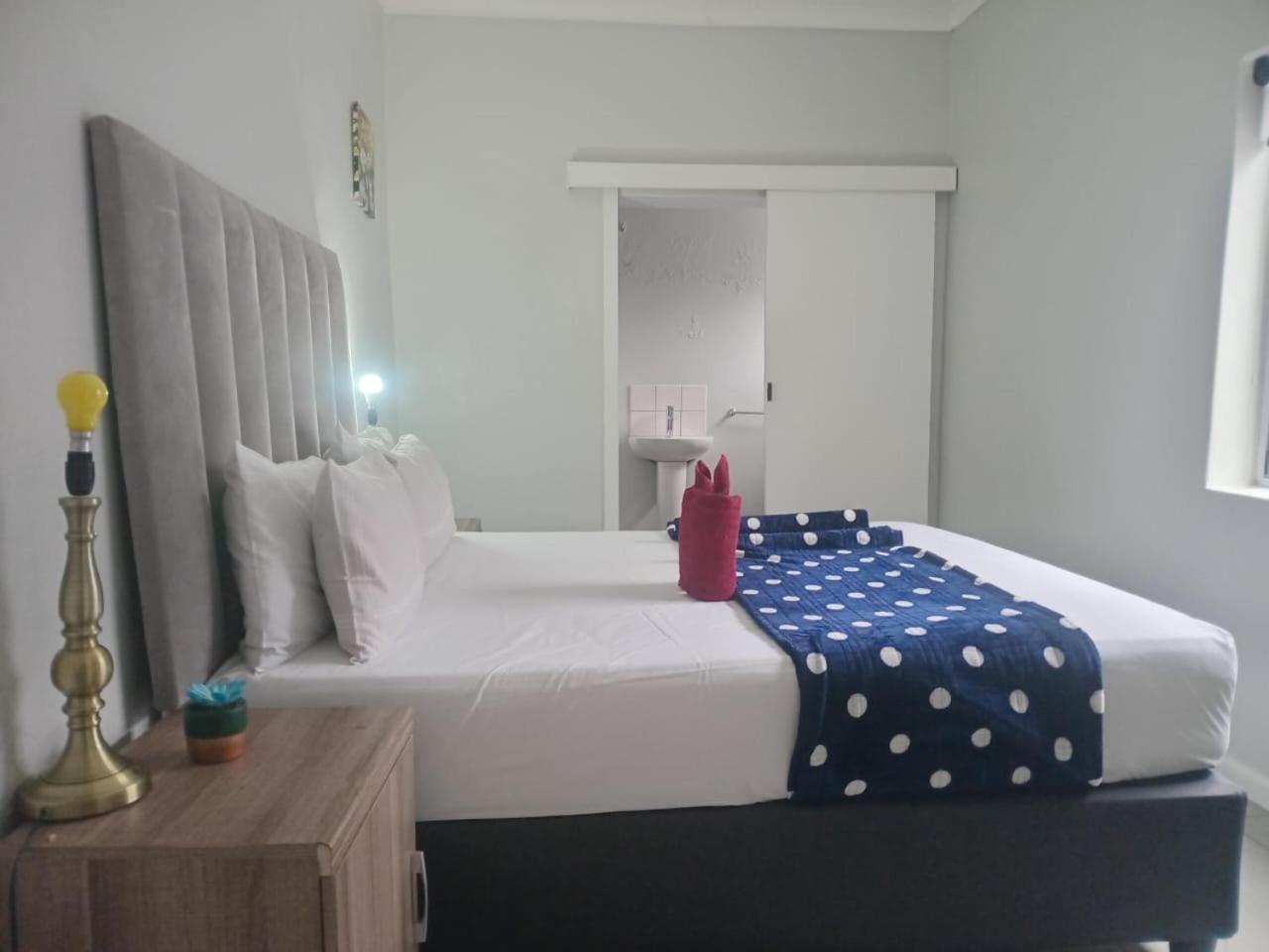 Parow Neo & Ruks Rooms 9
