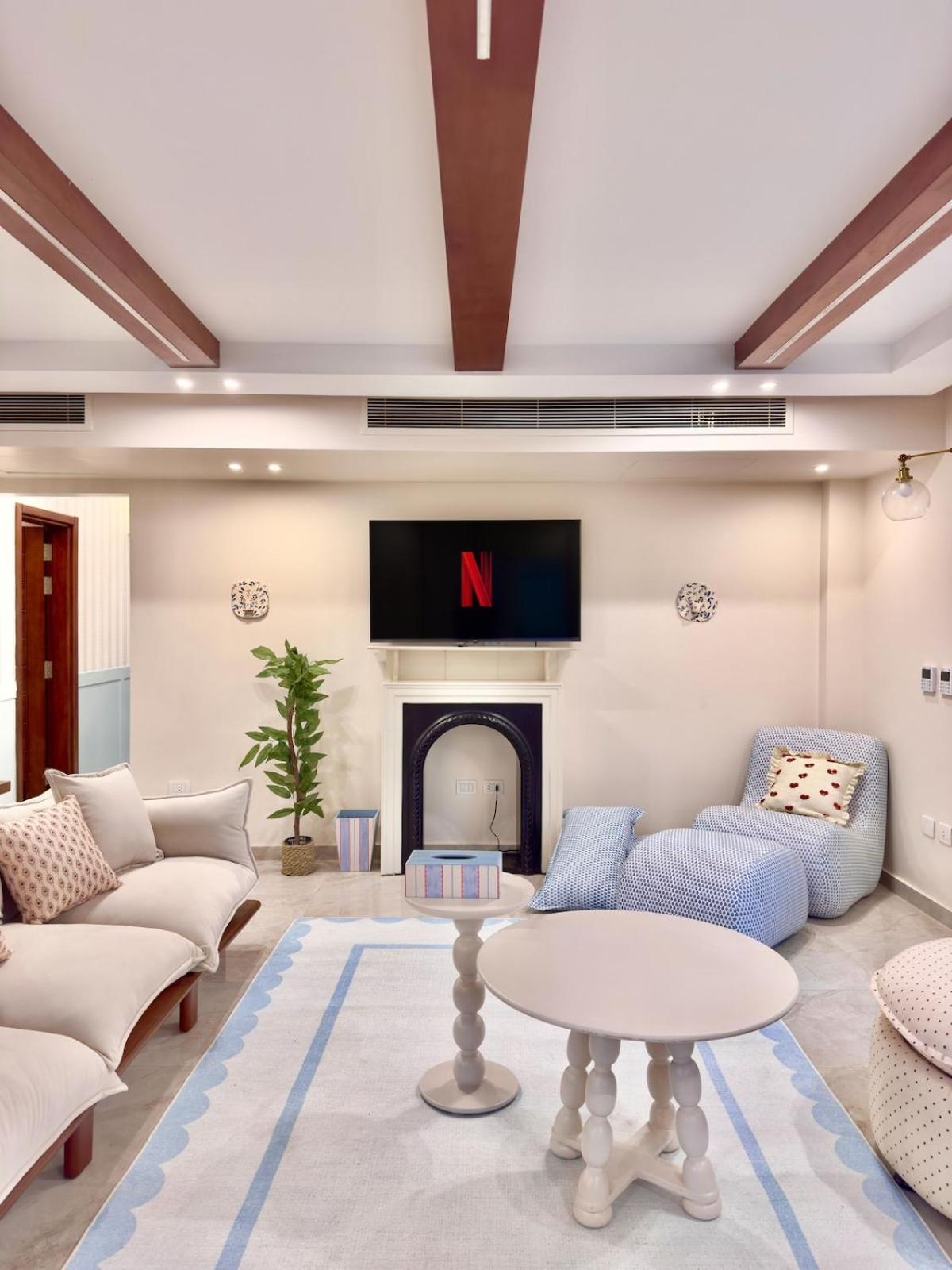 Quiet & Secure 3BR in Stone Residence, New Cairo
