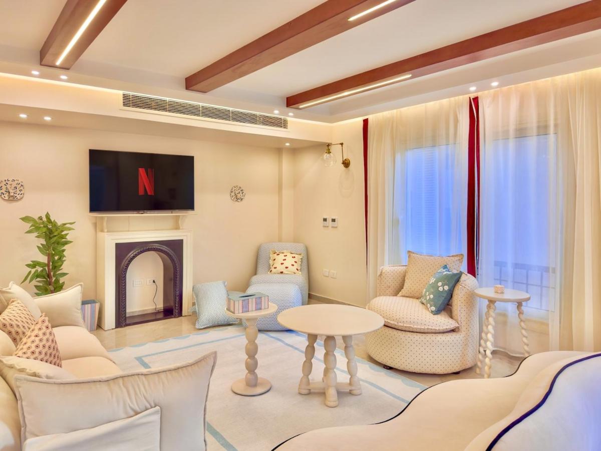 Quiet & Secure 3BR in Stone Residence, New Cairo