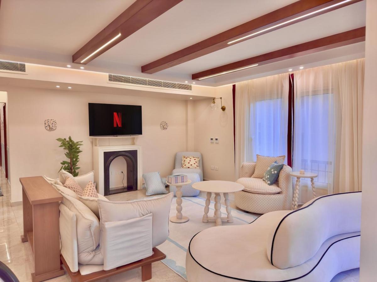 Quiet & Secure 3BR in Stone Residence, New Cairo