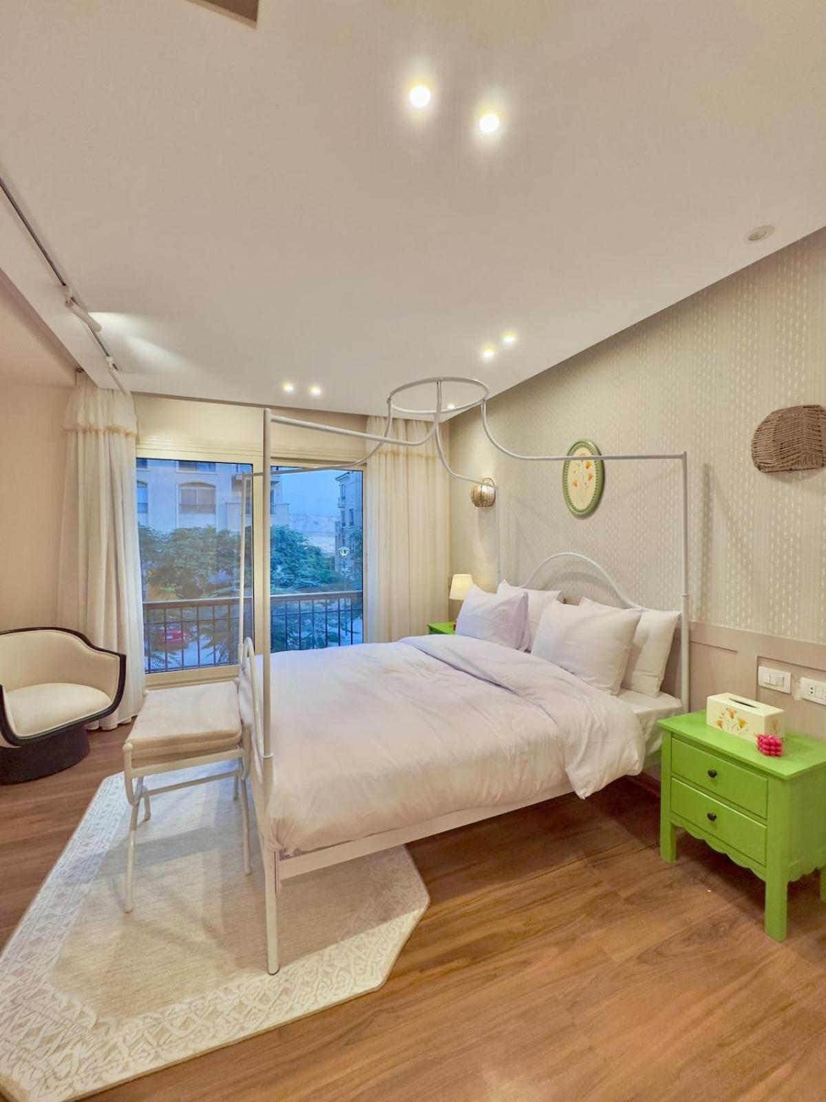 Quiet & Secure 3BR in Stone Residence, New Cairo