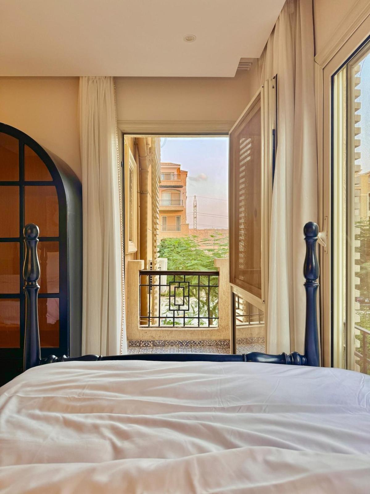 Quiet & Secure 3BR in Stone Residence, New Cairo