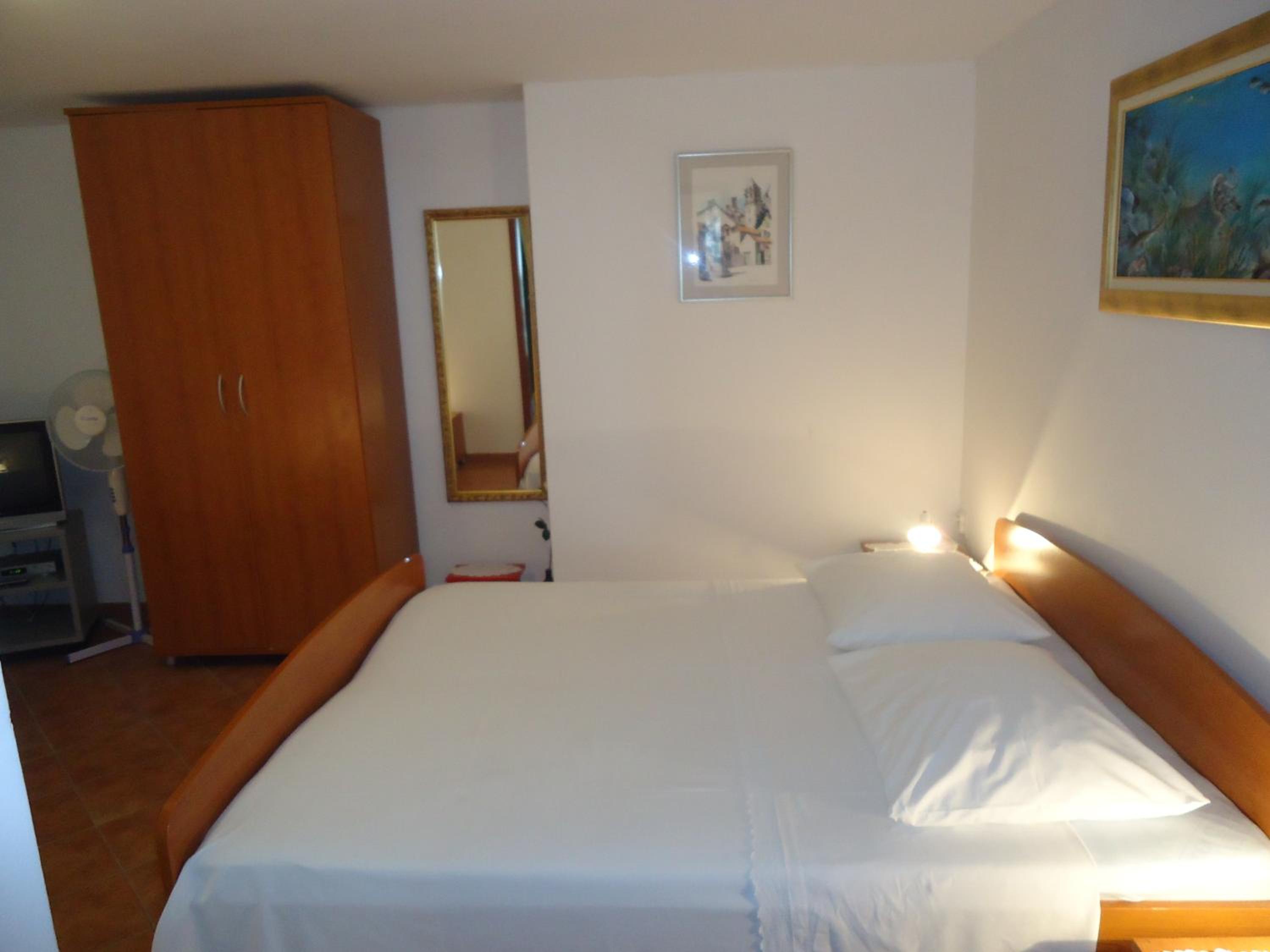 Omiš apartment on the beach view 2