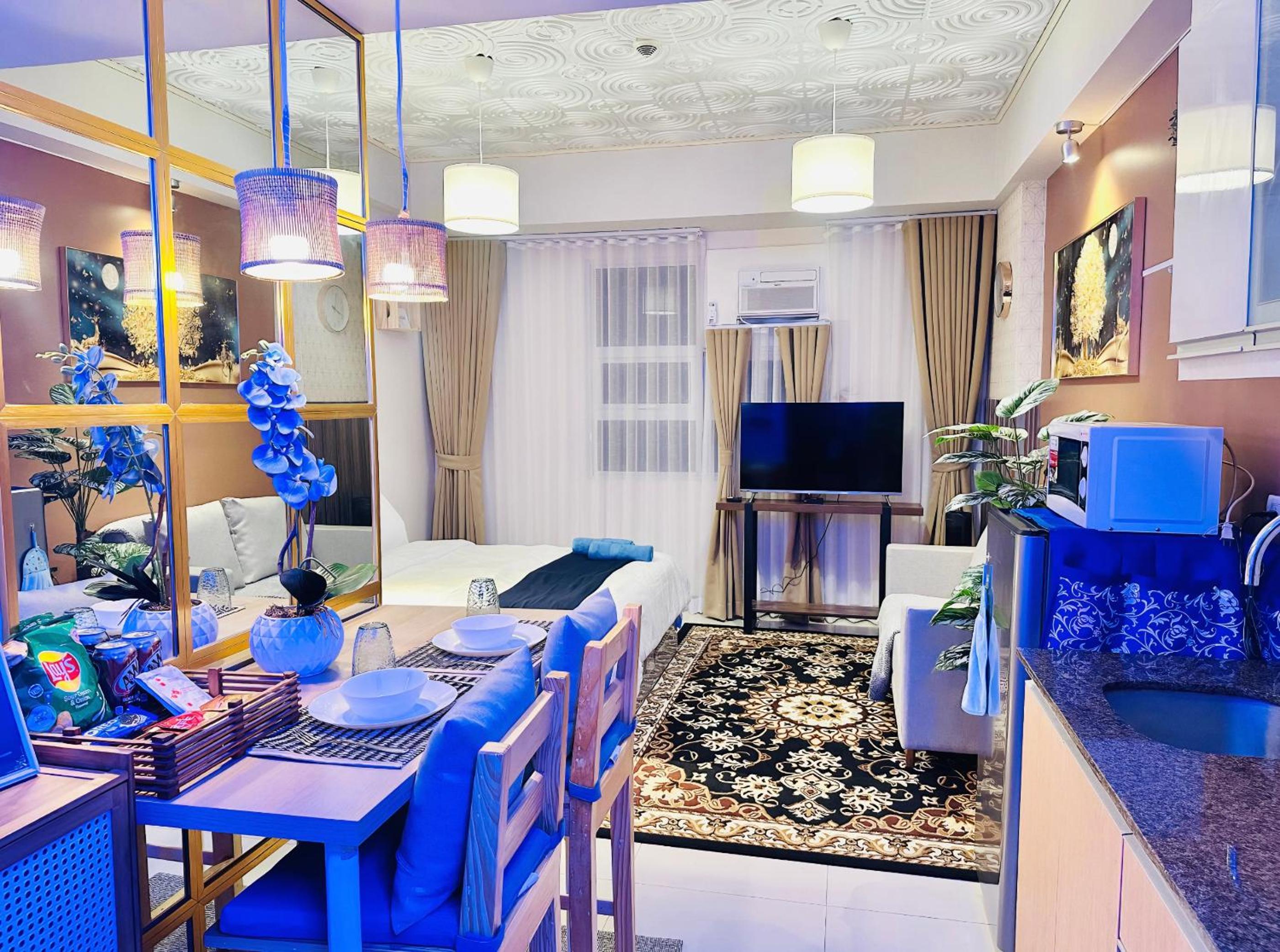 We Vibe, 101 Newport Blvd near the airport NAIA 3