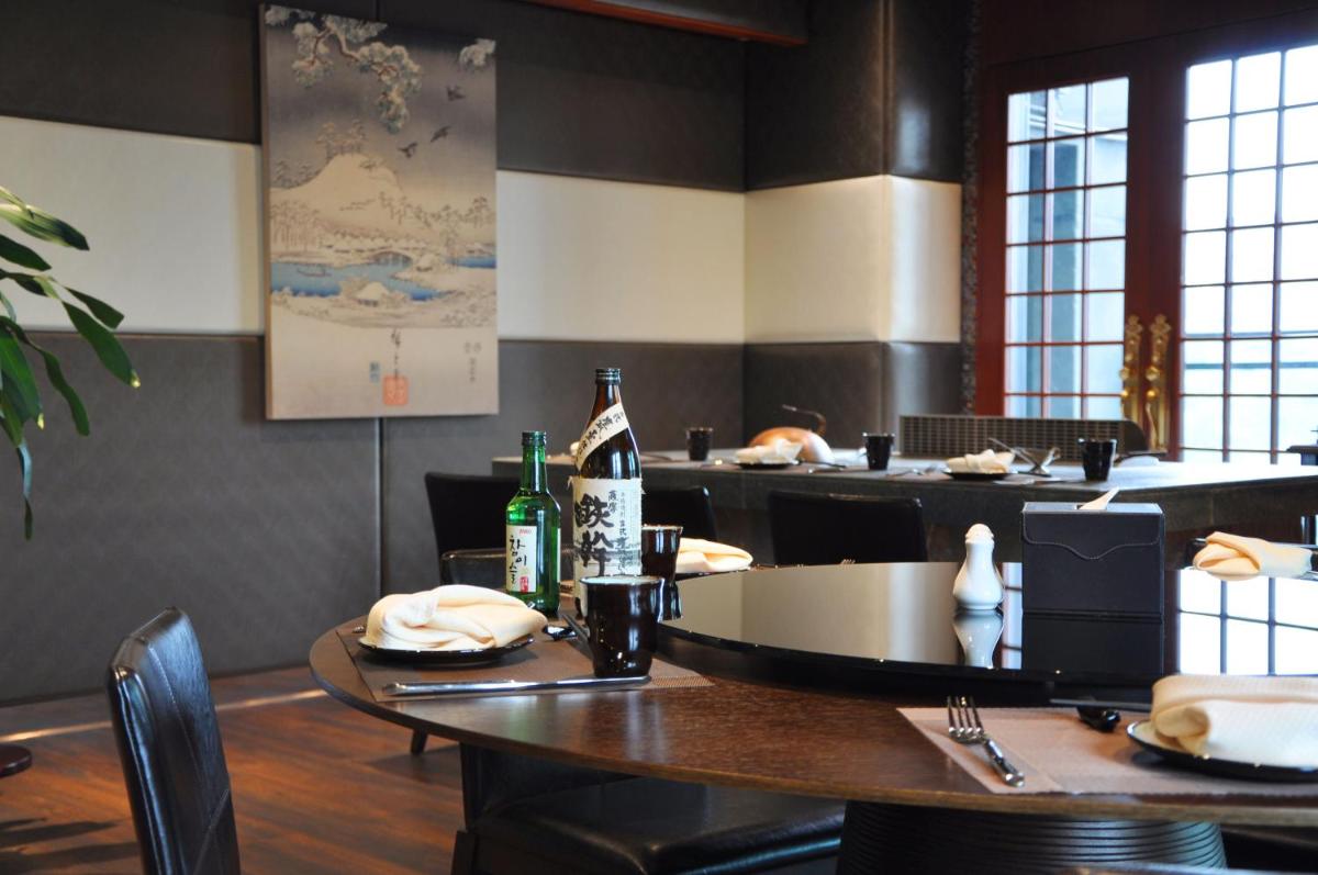 restaurant