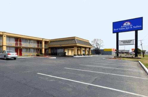 Americas Best Value Inn & Suites Greenville - Image 1
