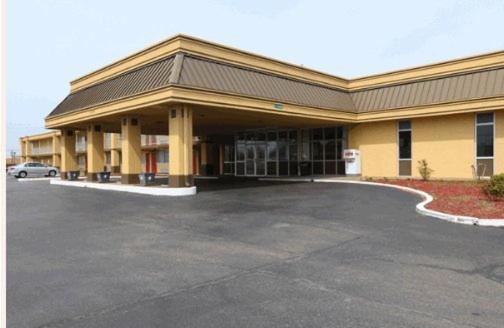 Americas Best Value Inn & Suites Greenville - Image 2