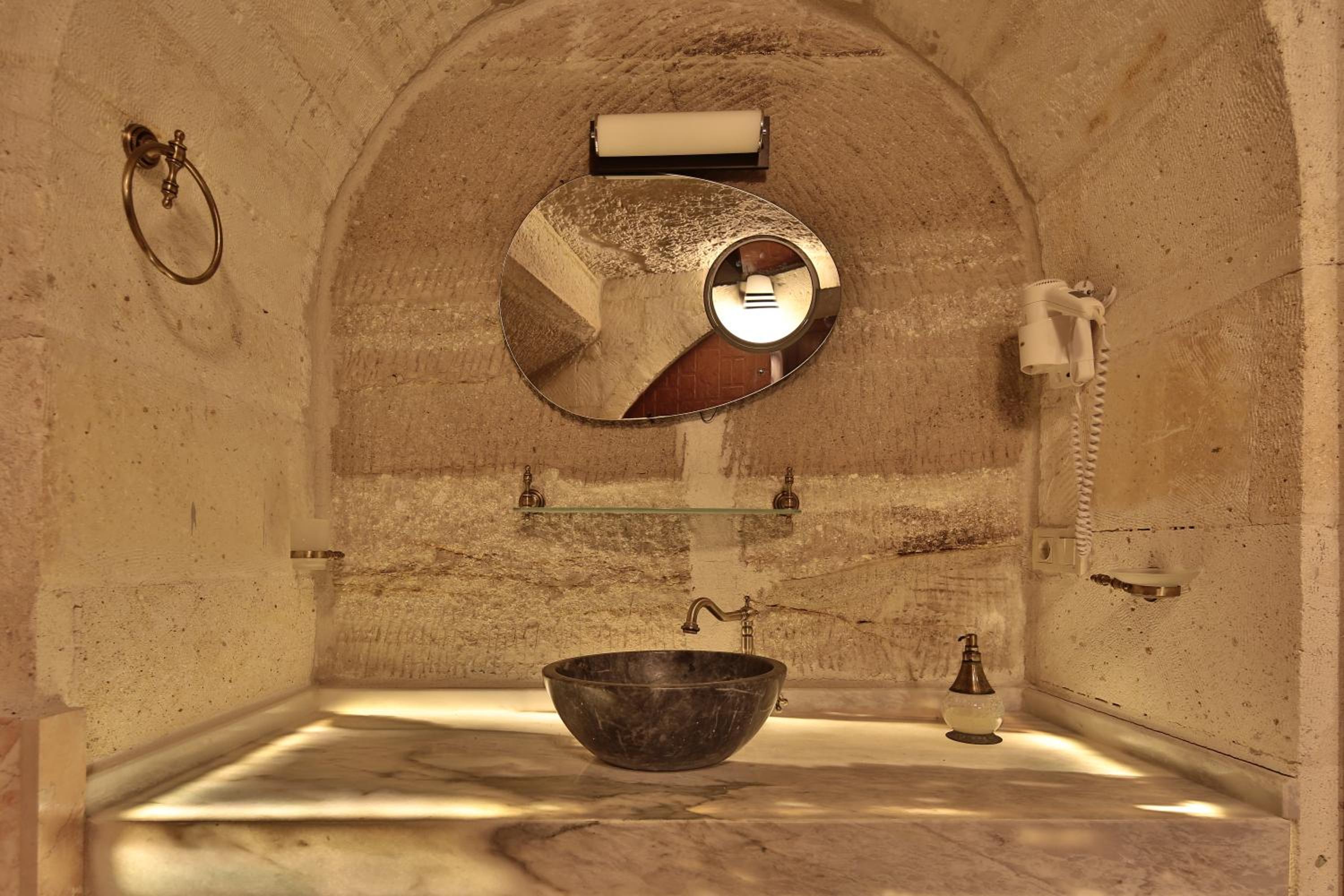 Walnut House Otel - Image 5