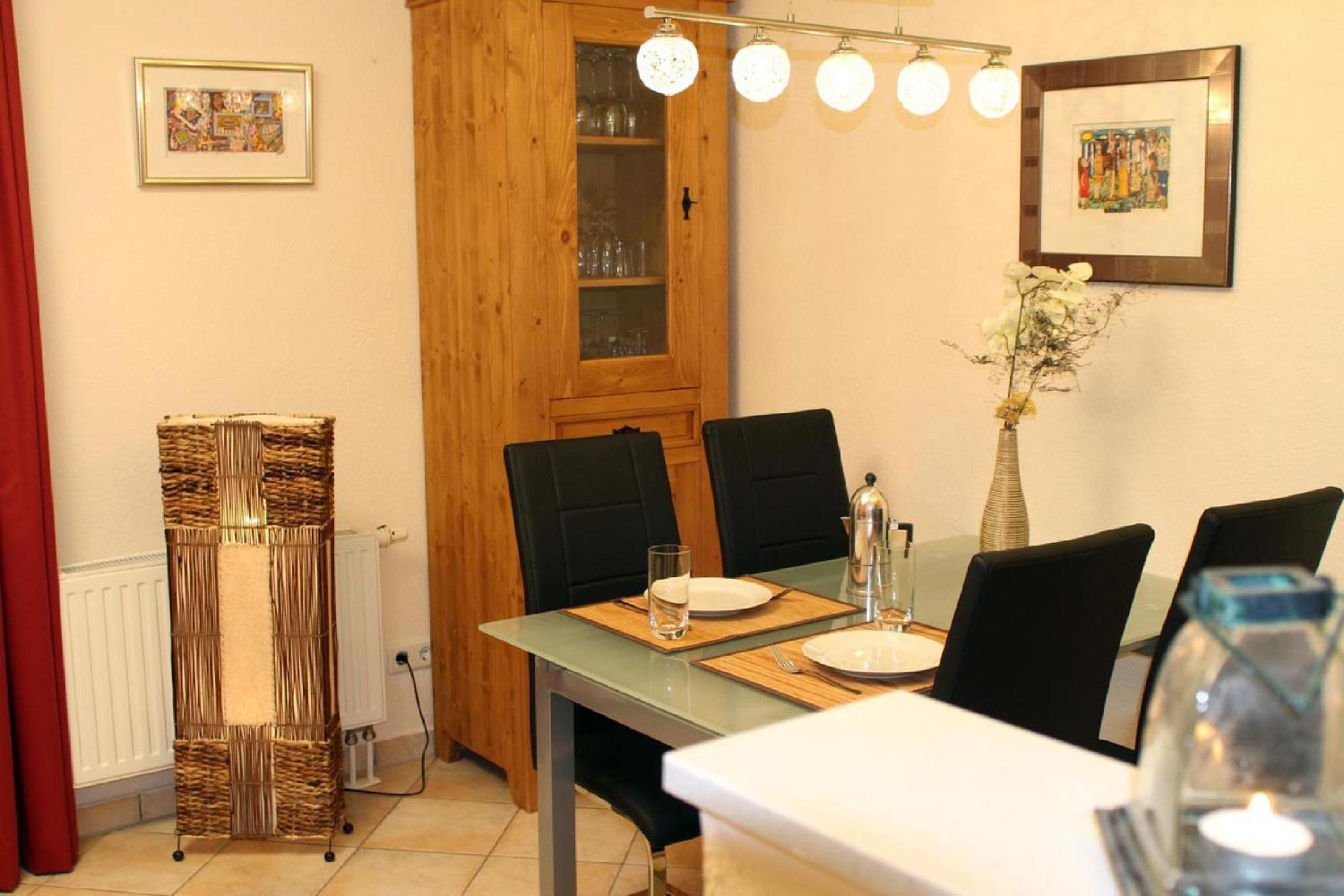 Ferienwohnung Südblick in Groß Zicker in ruhiger Lage mit Terrasse und Meerblick view 3