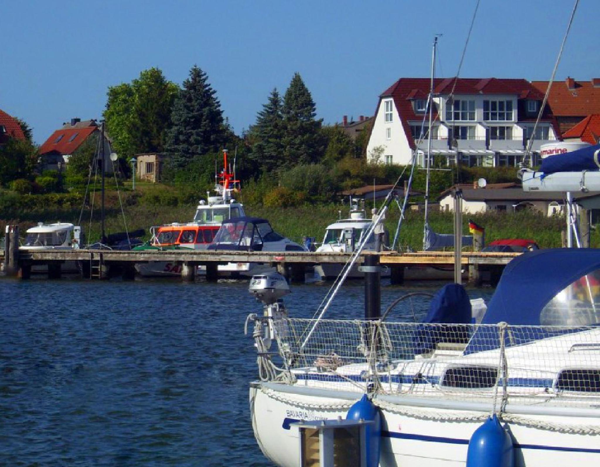 Frisch renoviertes FH Südblick am Meer in Breege, Meerblick von allen drei Etagen, Terrasse, Balkon, Sauna und Parkplatz