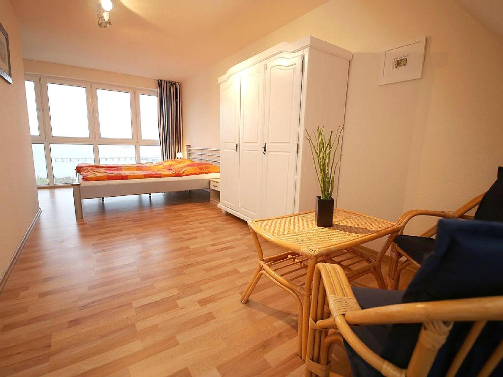 Frisch renoviertes FH Südblick am Meer in Breege, Meerblick von allen drei Etagen, Terrasse, Balkon, Sauna und Parkplatz