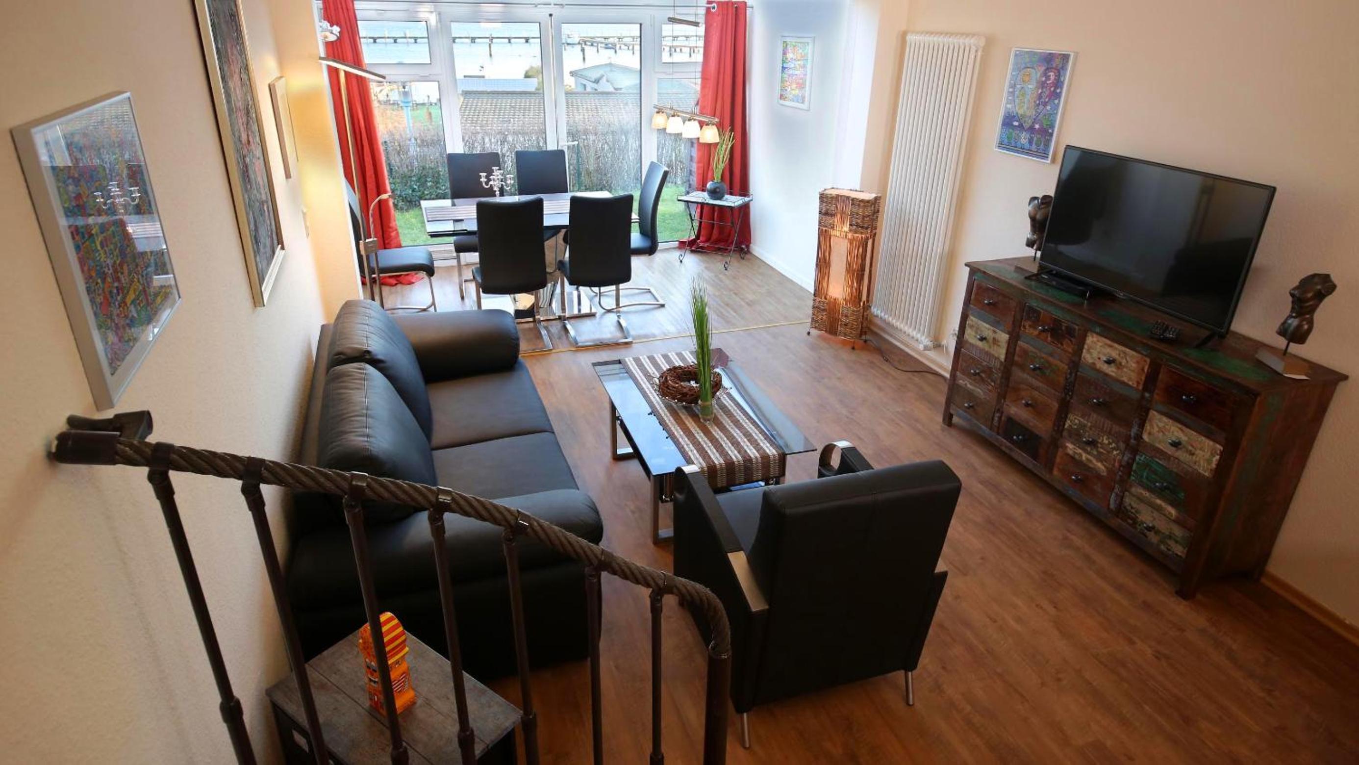Frisch renoviertes FH Südblick am Meer in Breege, Meerblick von allen drei Etagen, Terrasse, Balkon, Sauna und Parkplatz