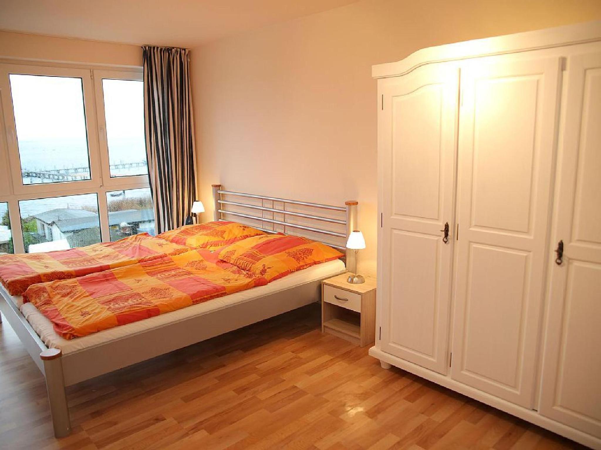 Frisch renoviertes FH Südblick am Meer in Breege, Meerblick von allen drei Etagen, Terrasse, Balkon, Sauna und Parkplatz
