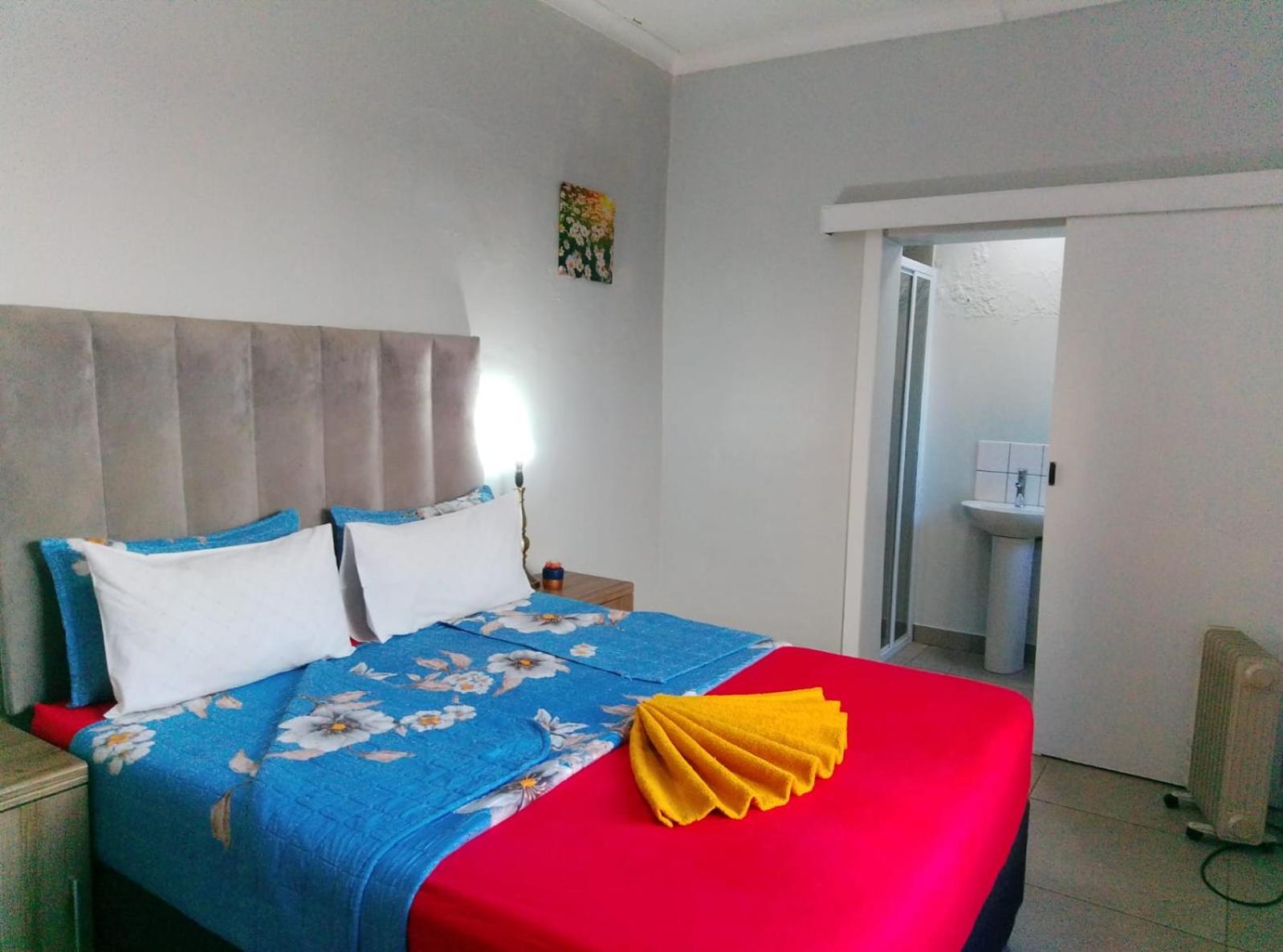 Neo & Ruks Rooms Parow 5