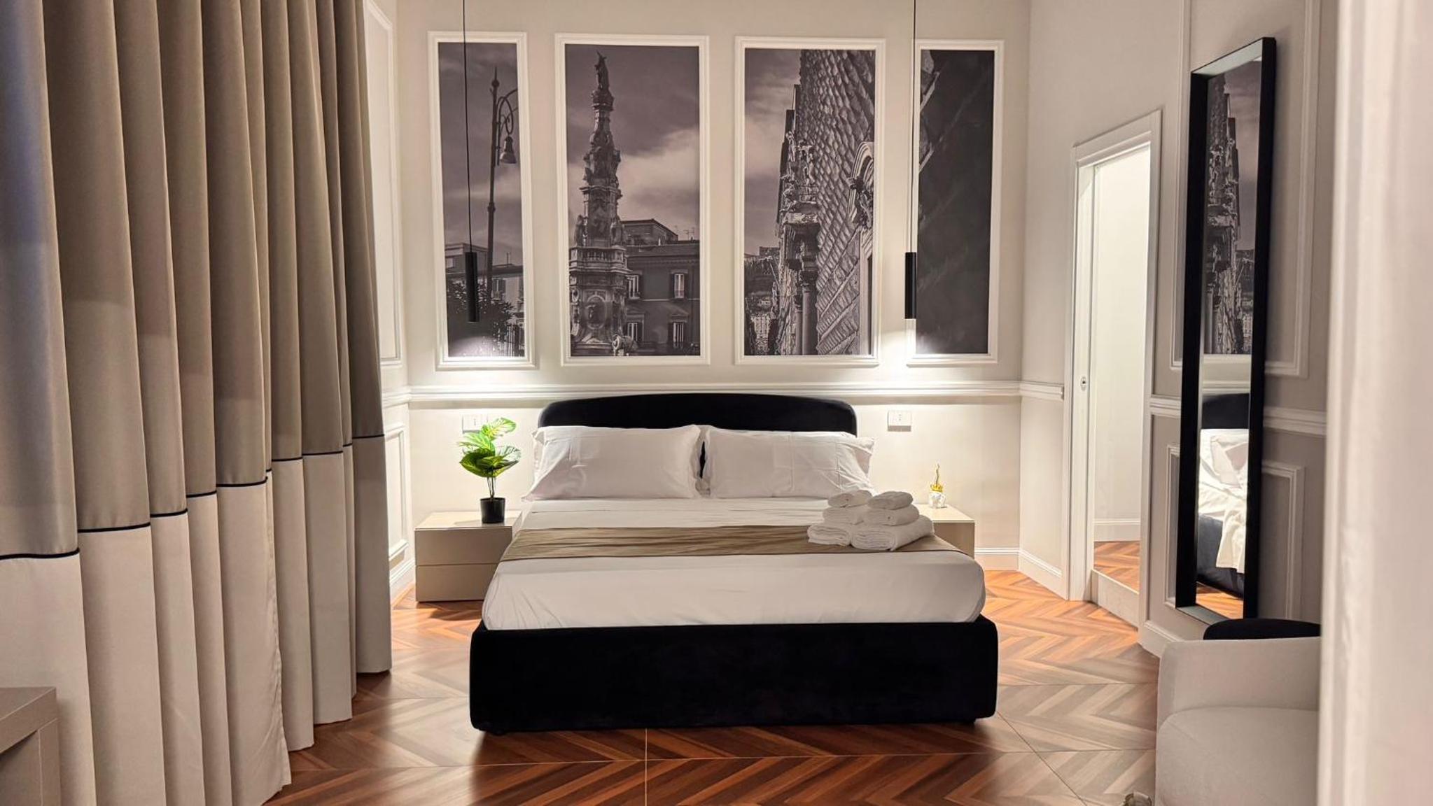 Naples Plaza Duomo