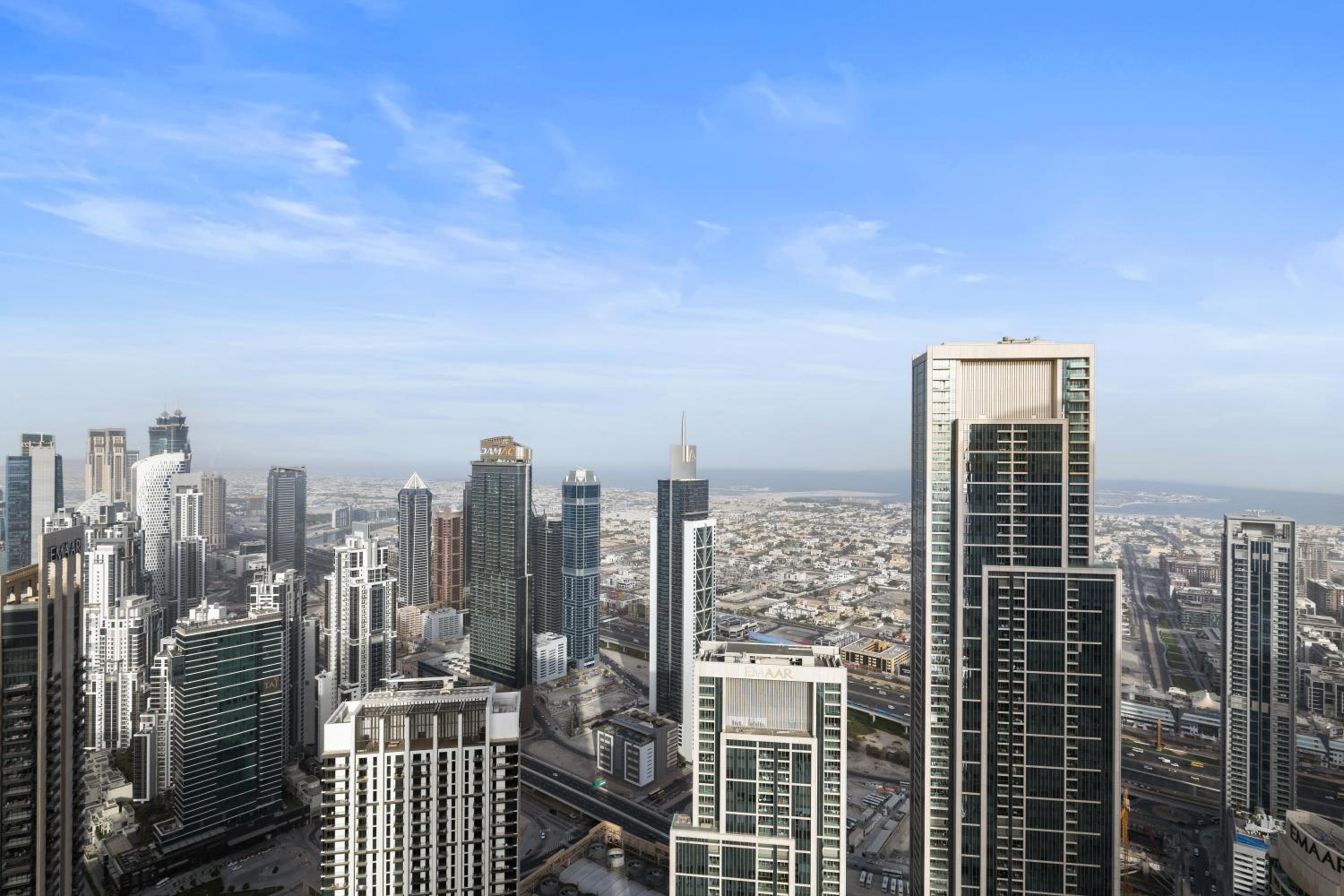 Luxury 2BR Apartment in Downtown Dubai