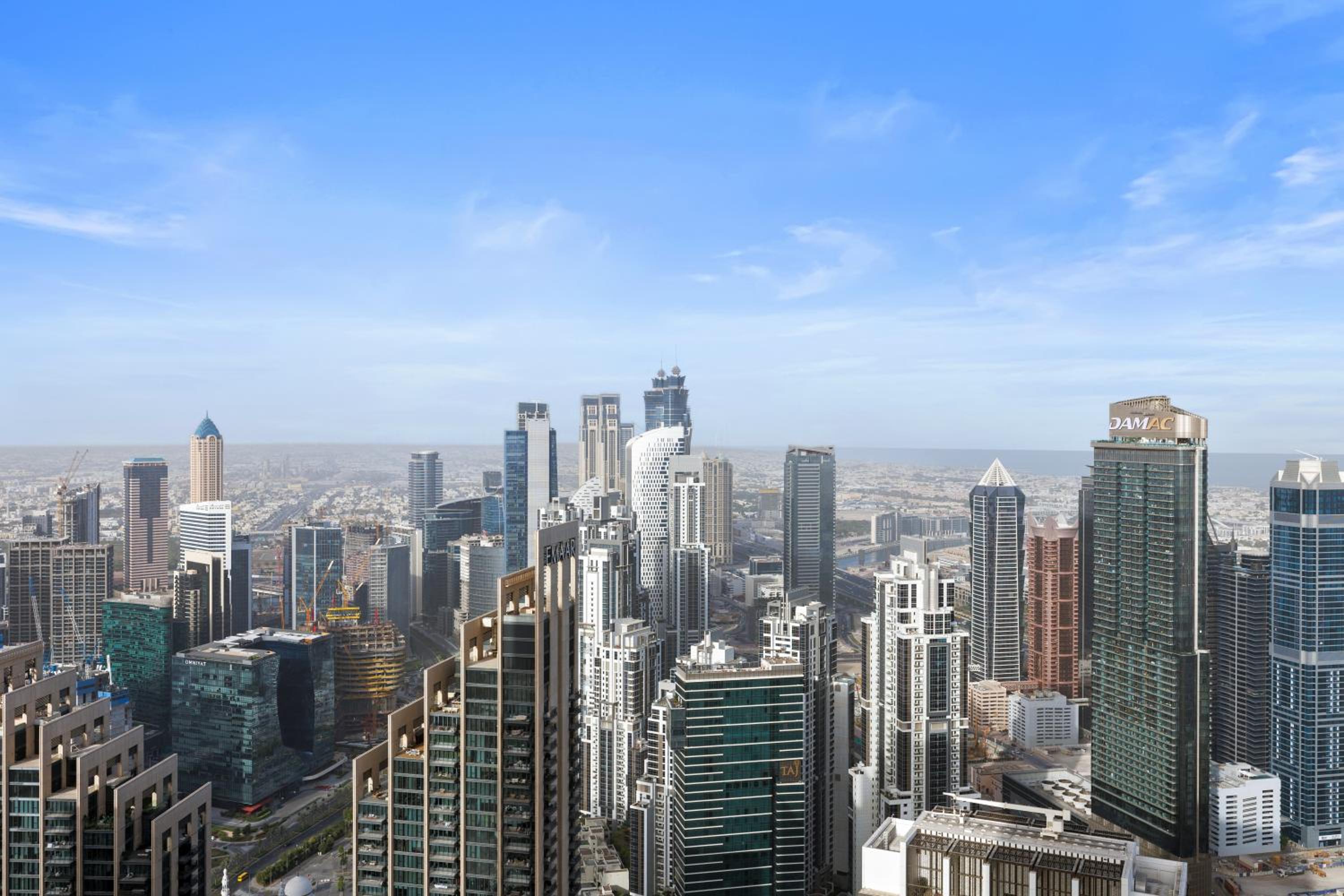 Luxury 2BR Apartment in Downtown Dubai