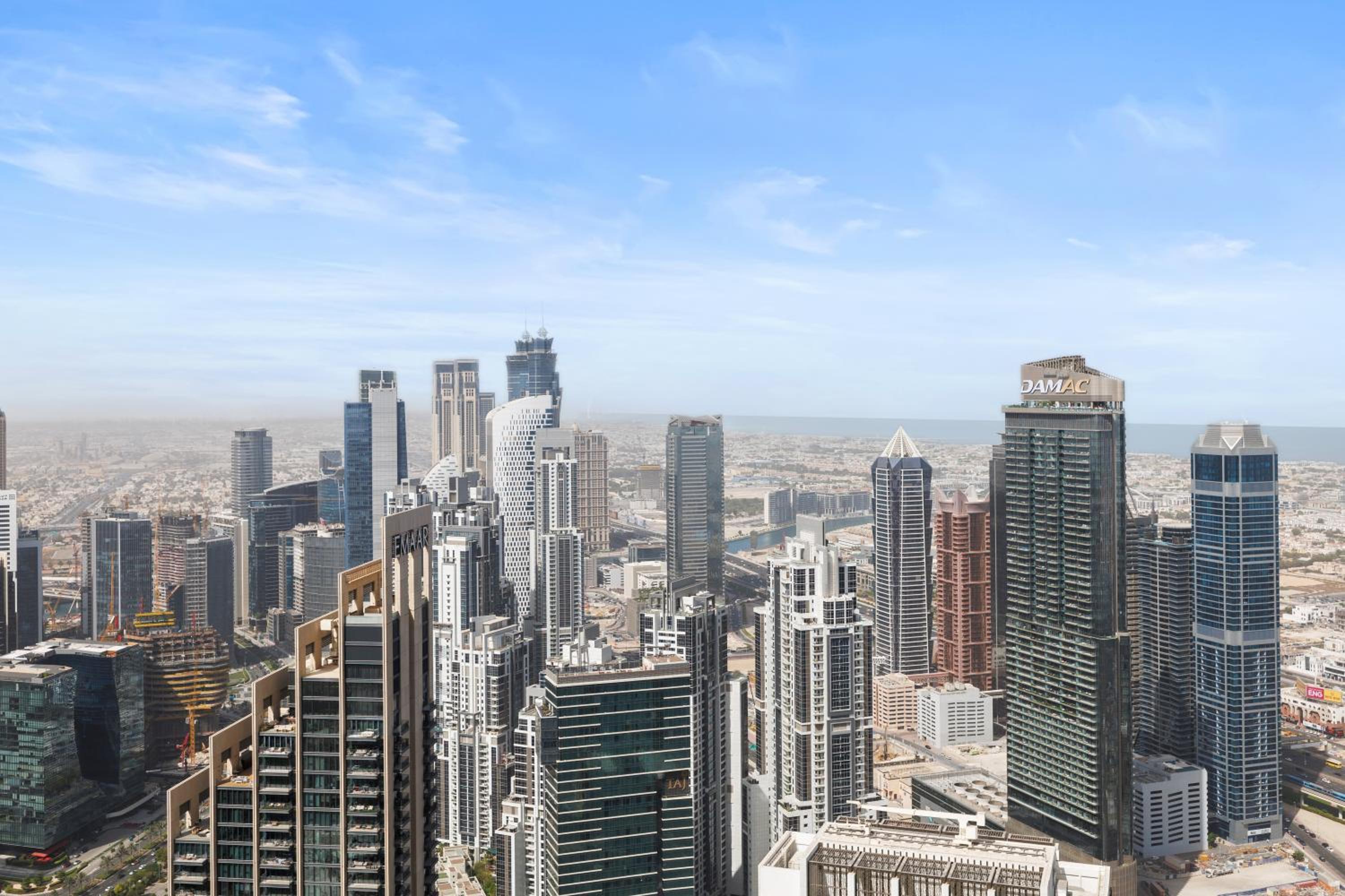 Luxury 2BR Apartment in Downtown Dubai