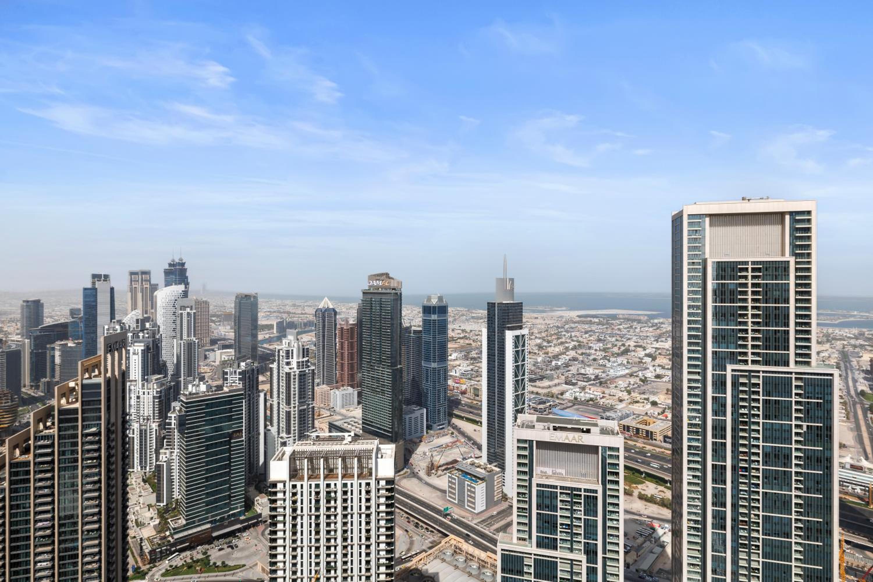 Luxury 2BR Apartment in Downtown Dubai