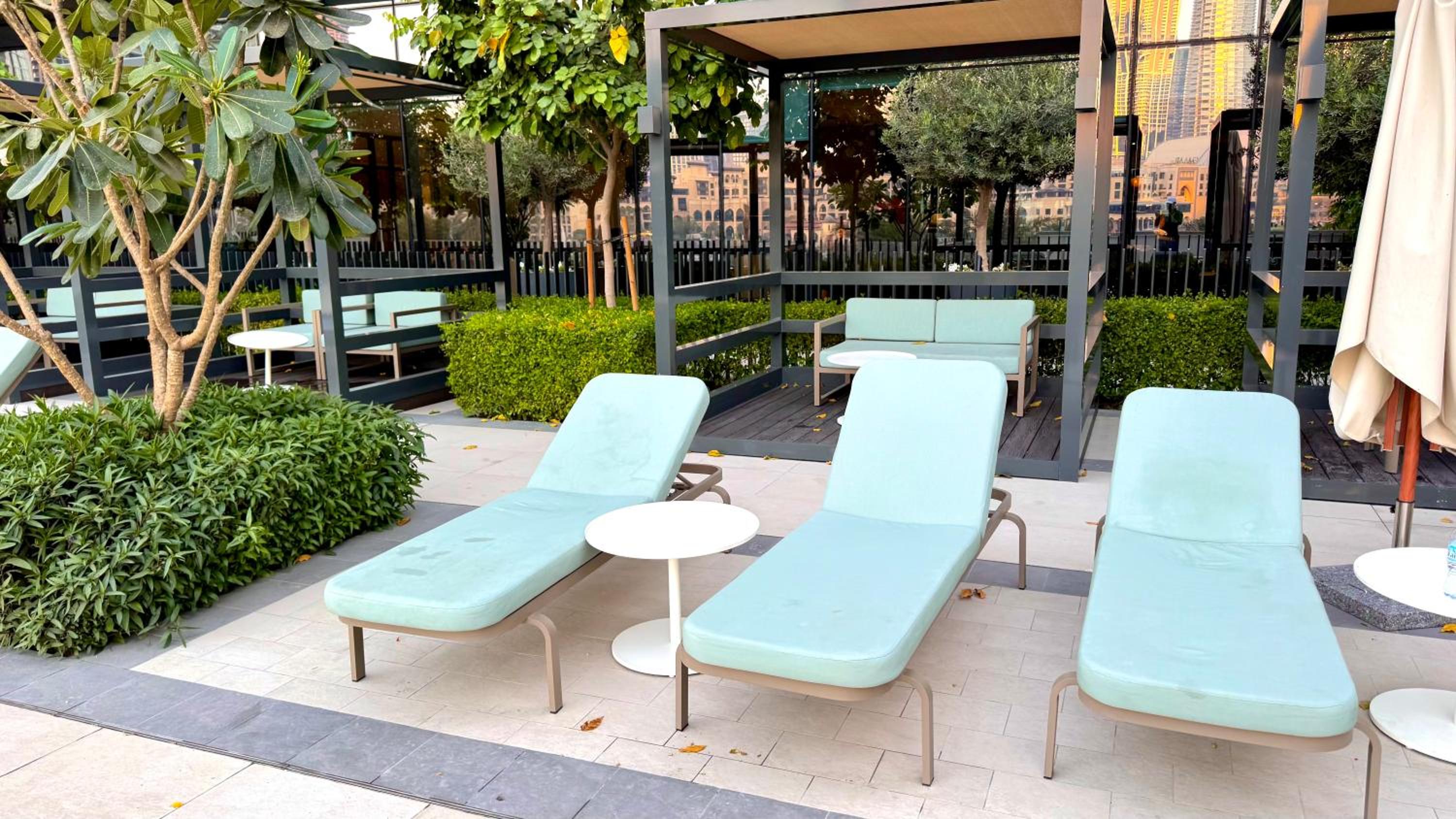 Luxury 2BR Apartment in Downtown Dubai