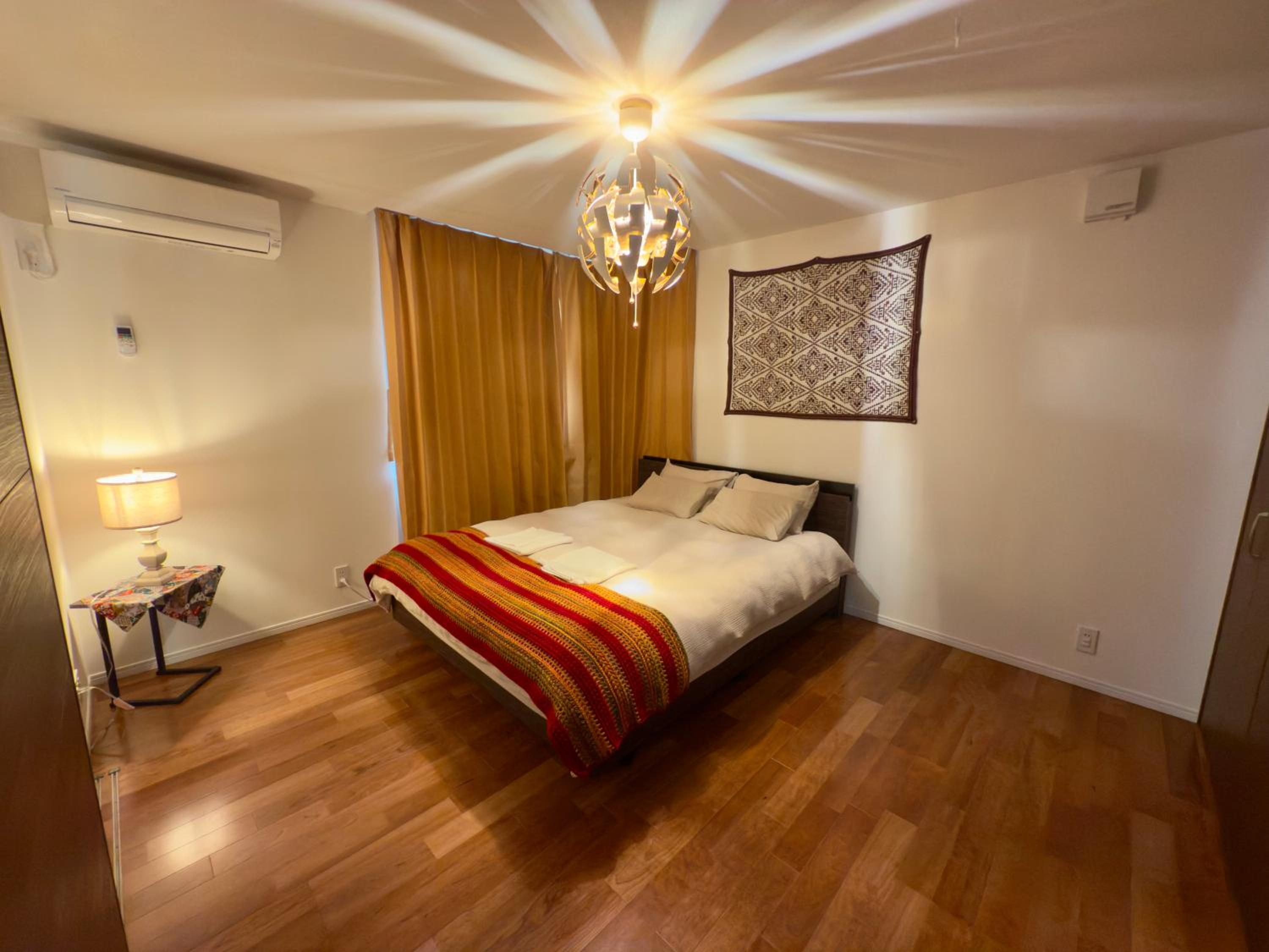 Private stay, fully equipped 45 square meter, Easy access to Disneyland & Airports