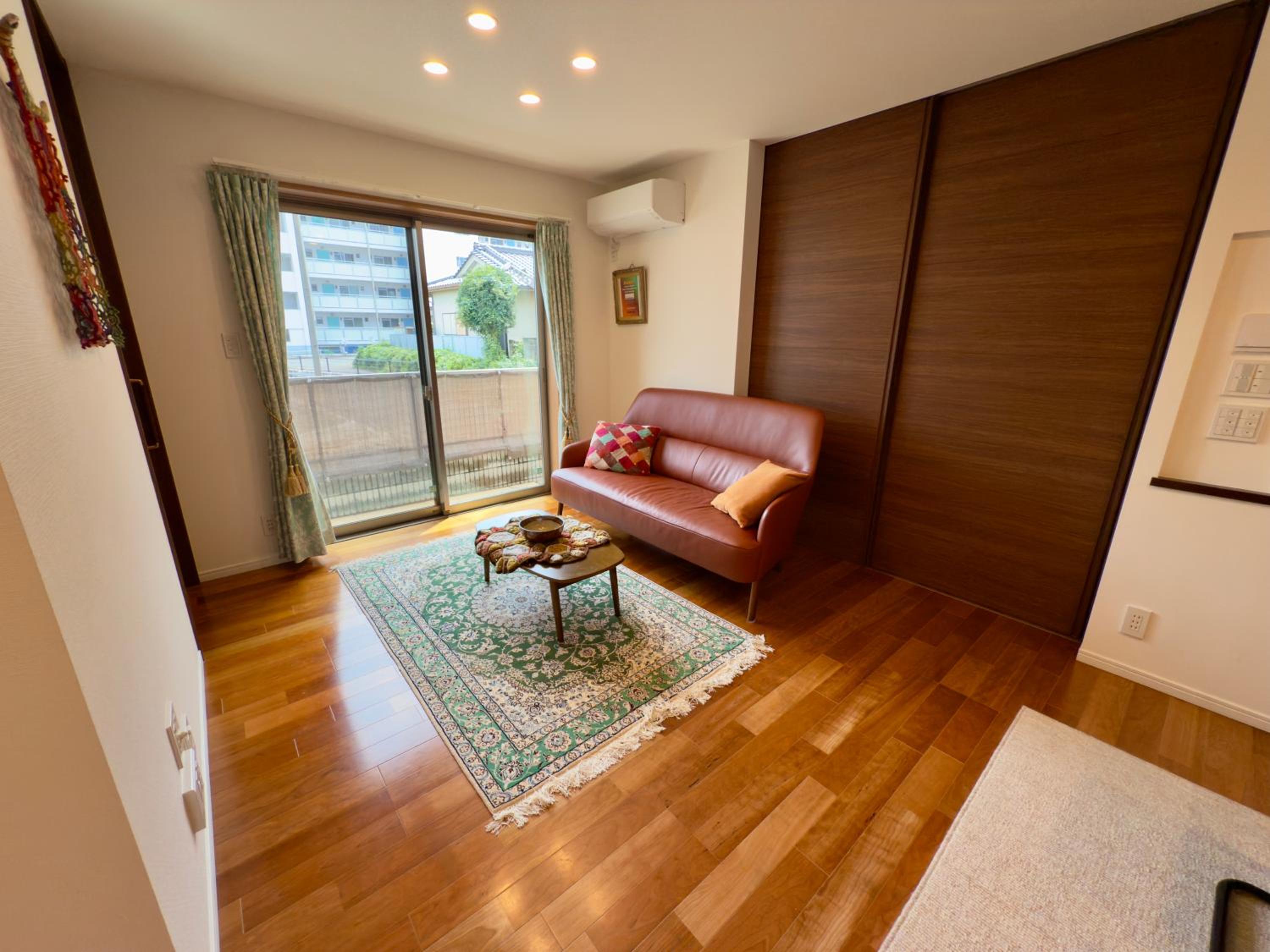 Private stay, fully equipped 45 square meter, Easy access to Disneyland & Airports