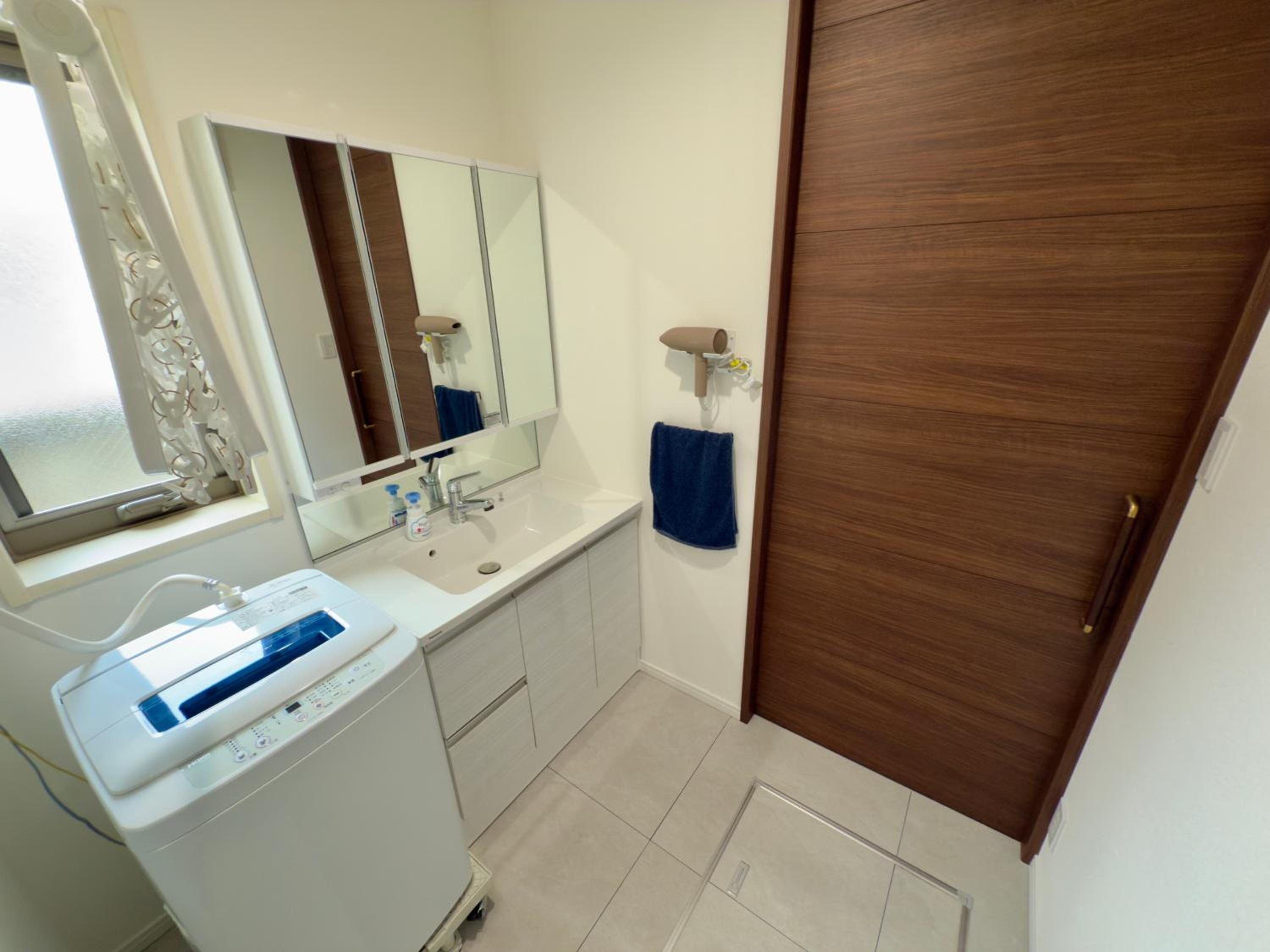Private stay, fully equipped 45 square meter, Easy access to Disneyland & Airports