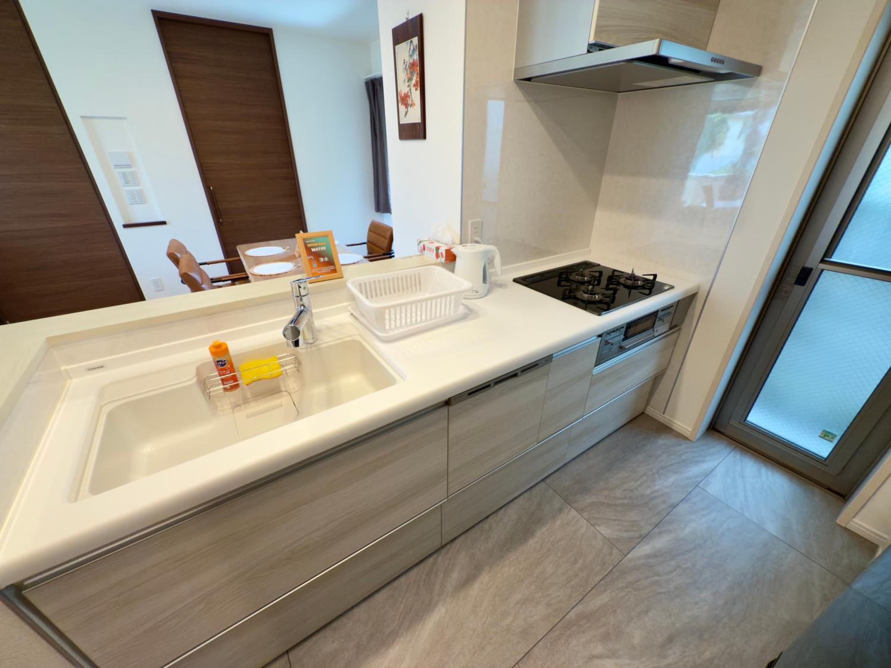 Private stay, fully equipped 45 square meter, Easy access to Disneyland & Airports