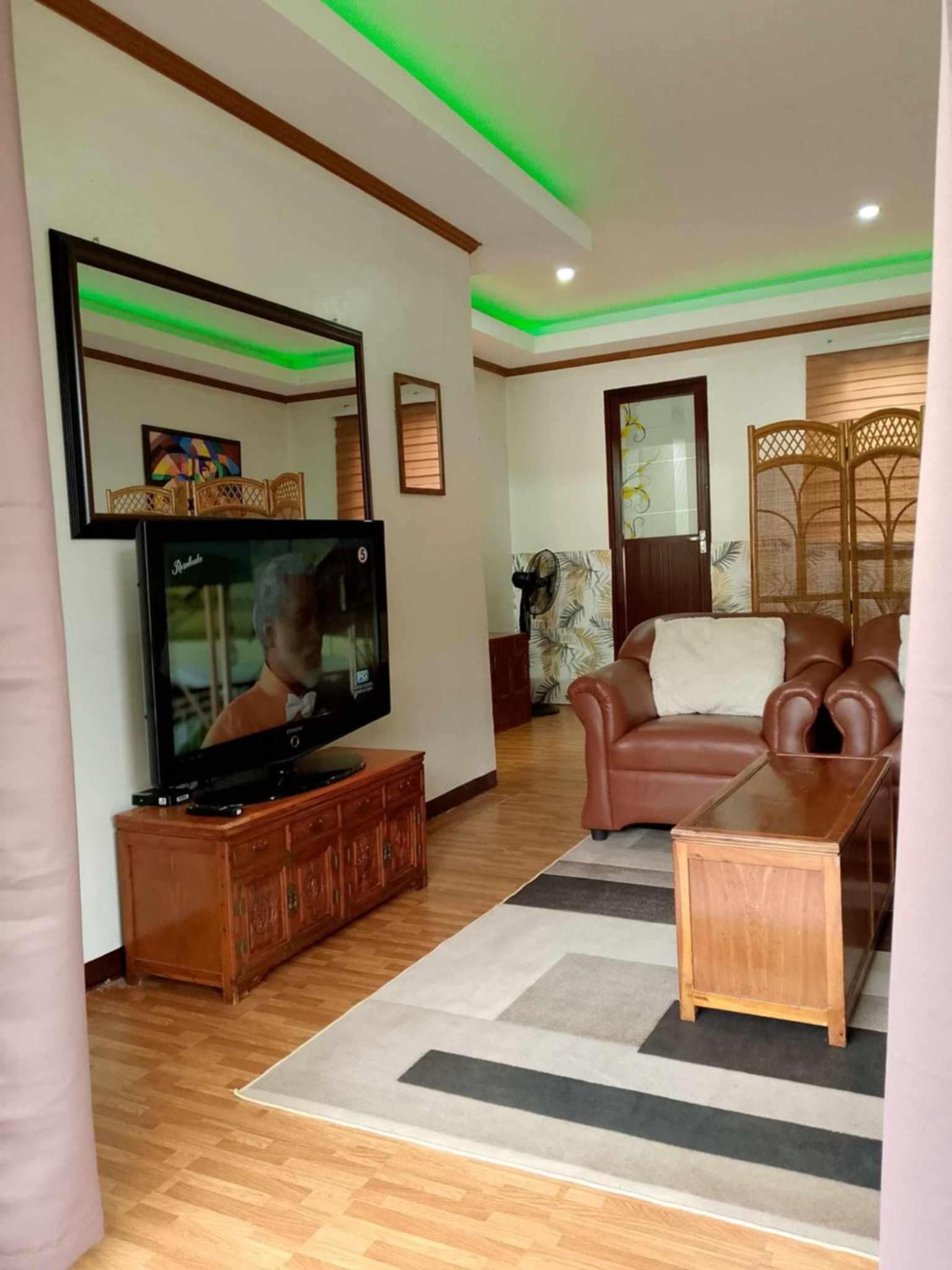 CasaCavite - Your Chill Hideaway and Mini-Resort Just Minutes from all the Tagaytay-Silang-Nuvali Action!
