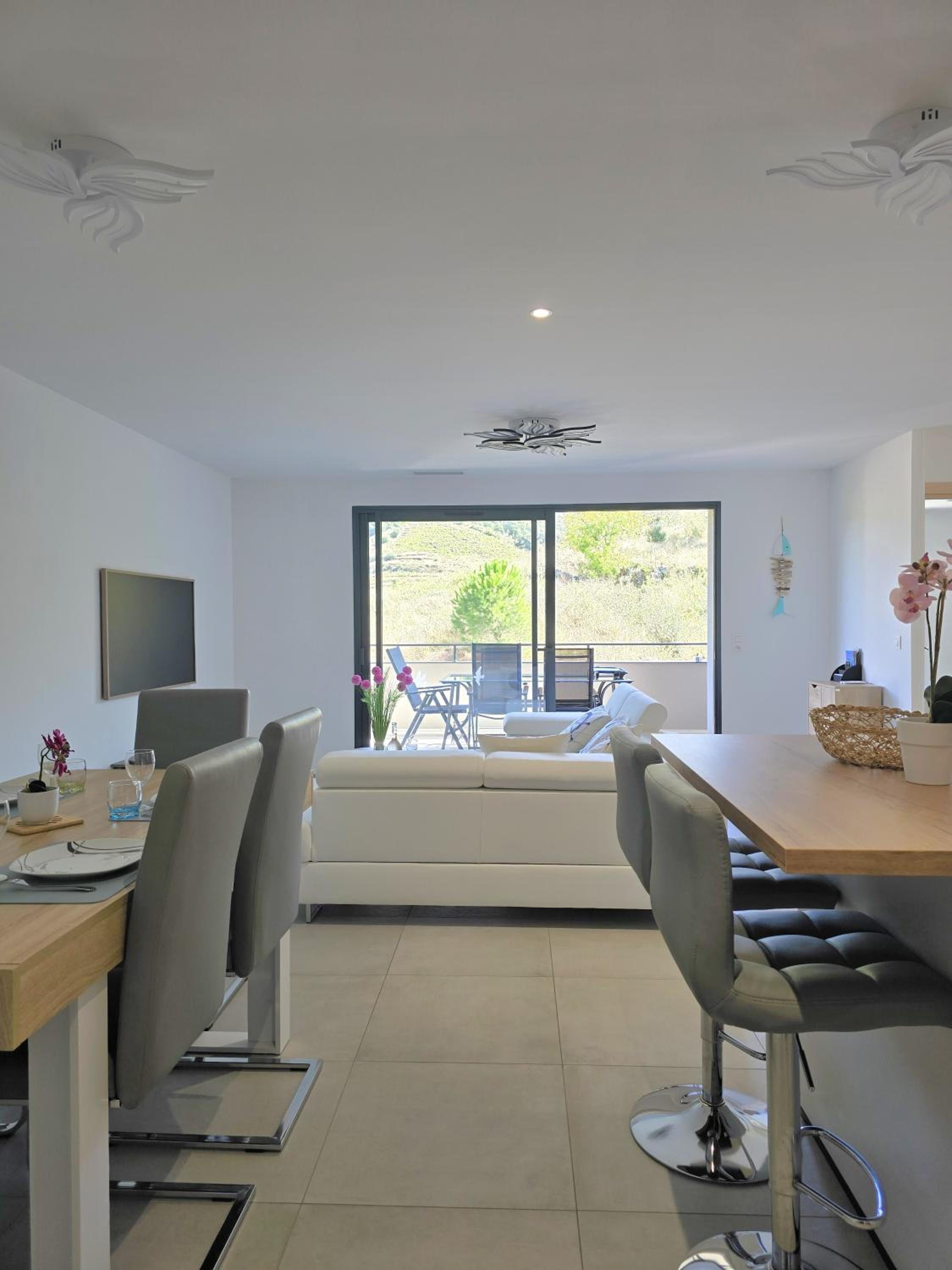 Appartement neuf et nouvelle top gestion, hyper calme, vue superbe mer et nature