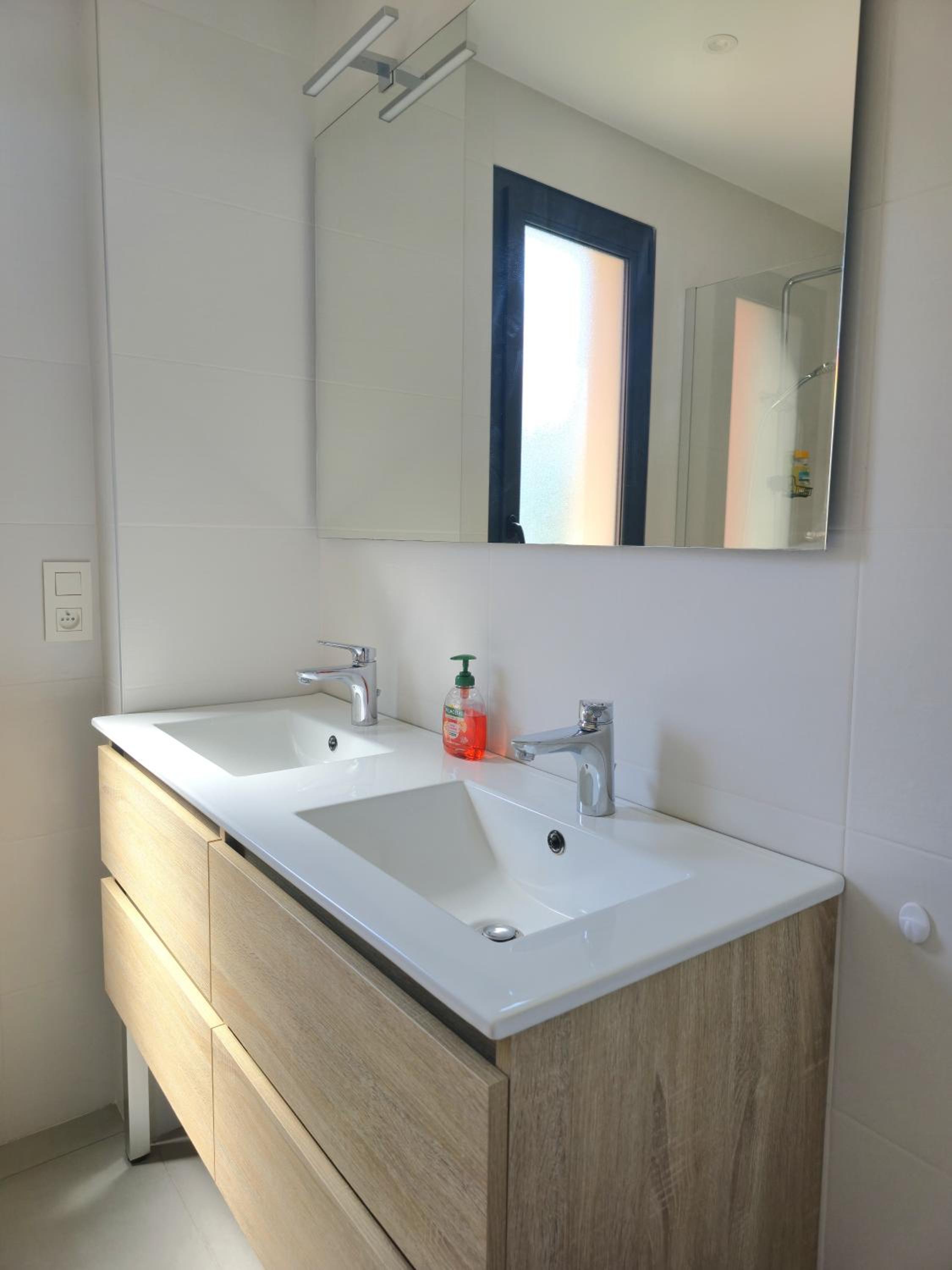 Appartement neuf et nouvelle top gestion, hyper calme, vue superbe mer et nature