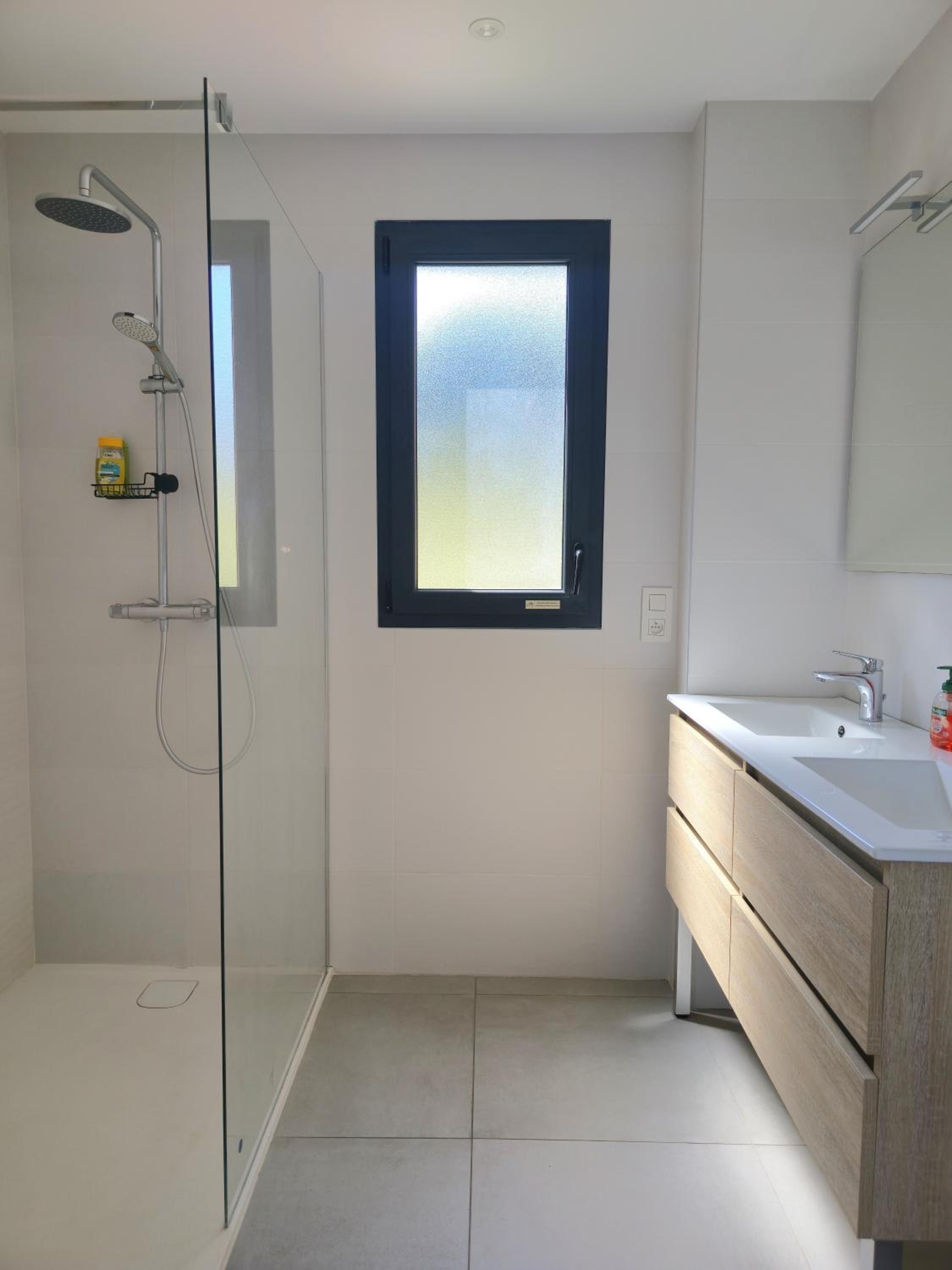 Appartement neuf et nouvelle top gestion, hyper calme, vue superbe mer et nature