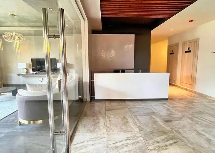 Elegant Wilma Towers Stay - Golden Sunsets & Ngong Hills views