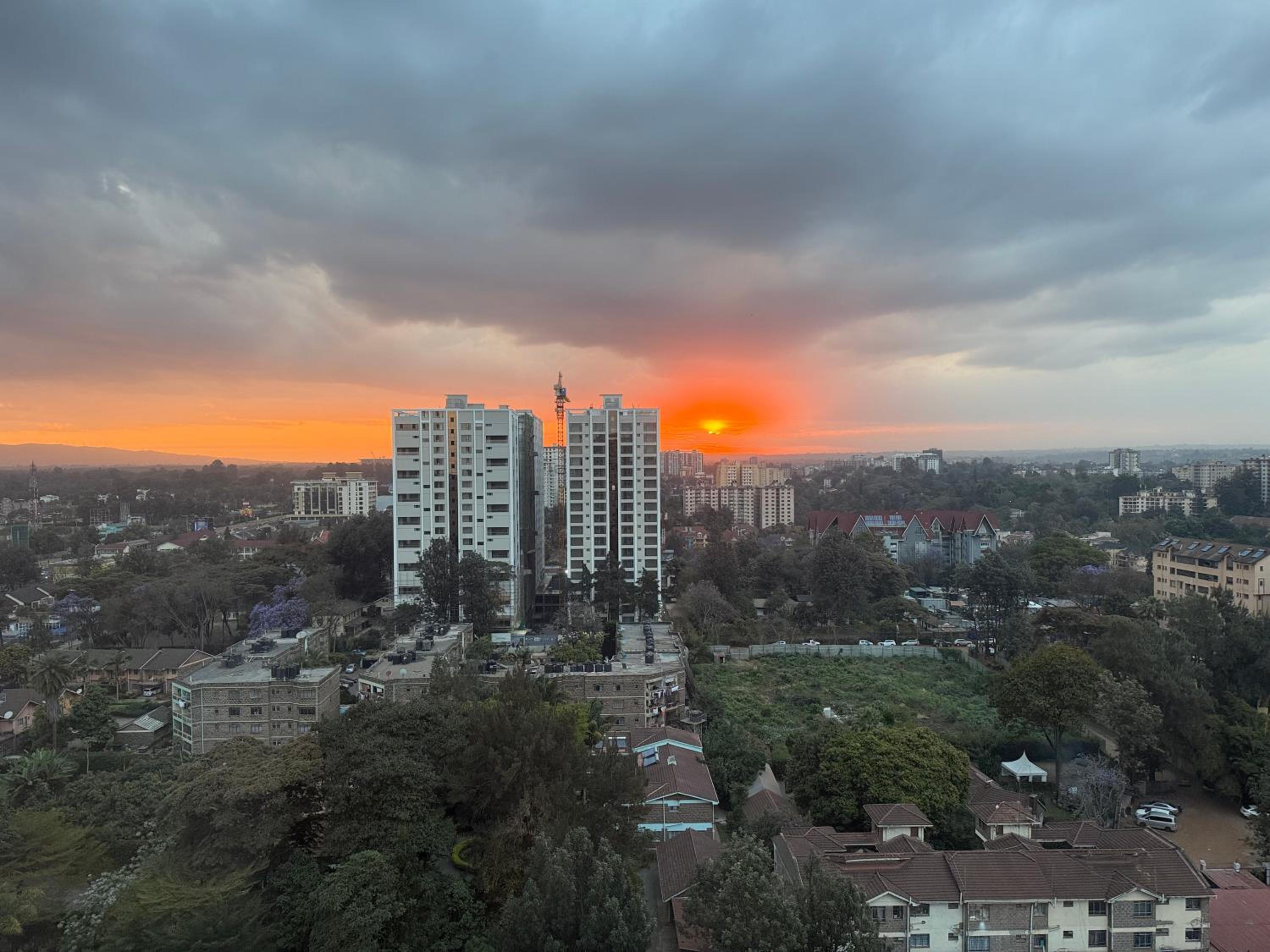Elegant Wilma Towers Stay - Golden Sunsets & Ngong Hills views