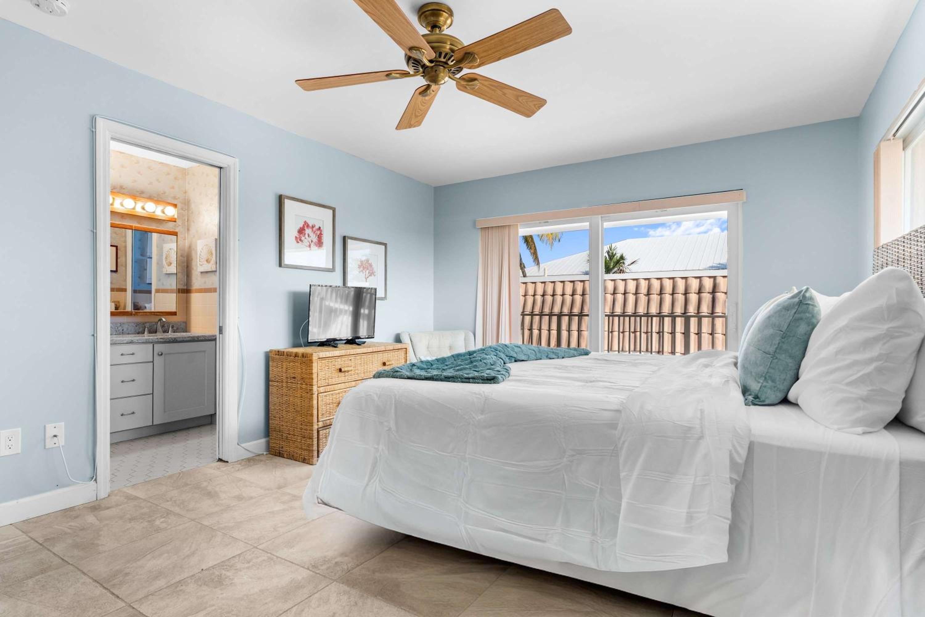 Sunset Harbor Waterfront Villa with Dock Cabana Club