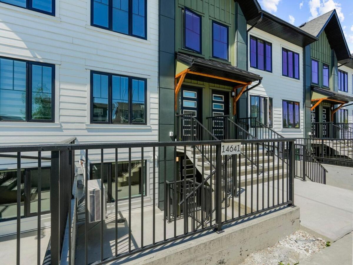 Superb 1-Bdr Apt in New Condo