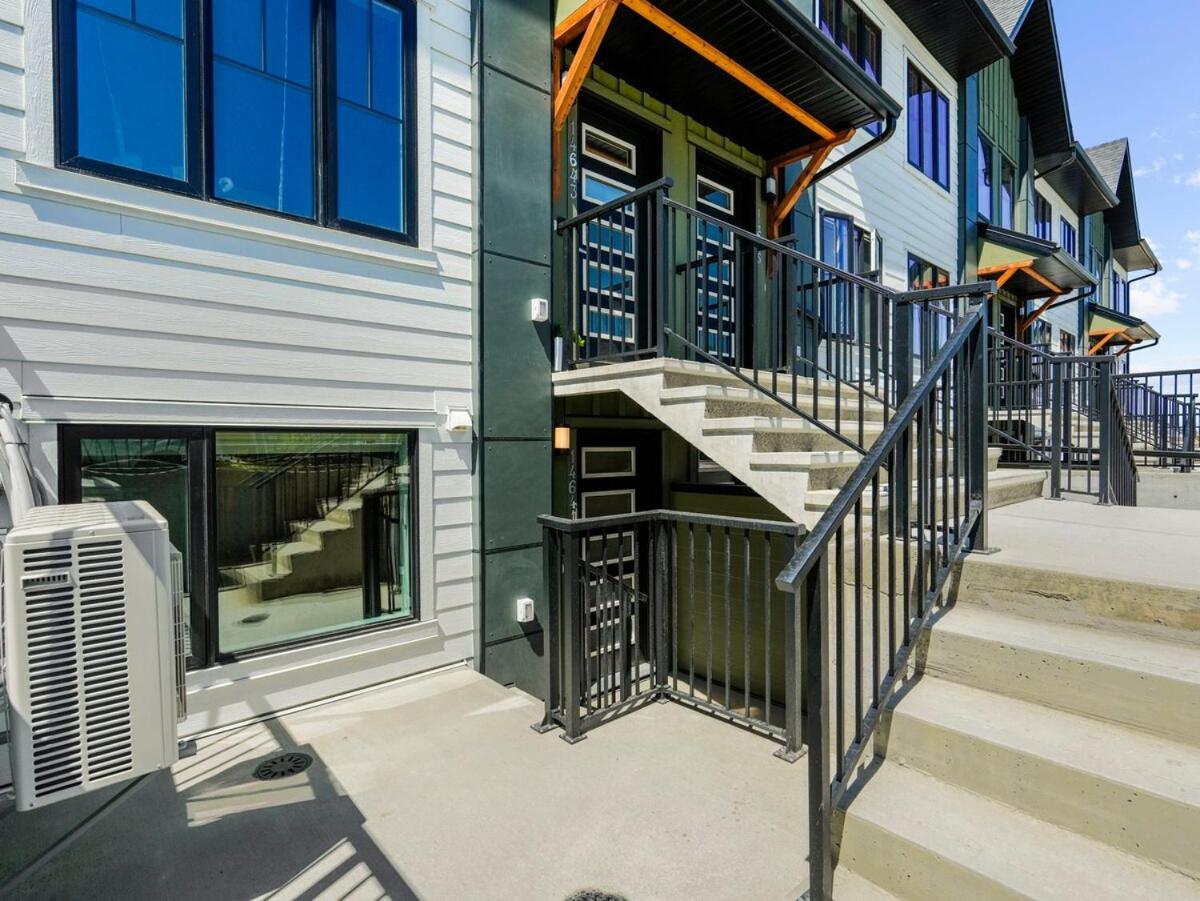 Superb 1-Bdr Apt in New Condo