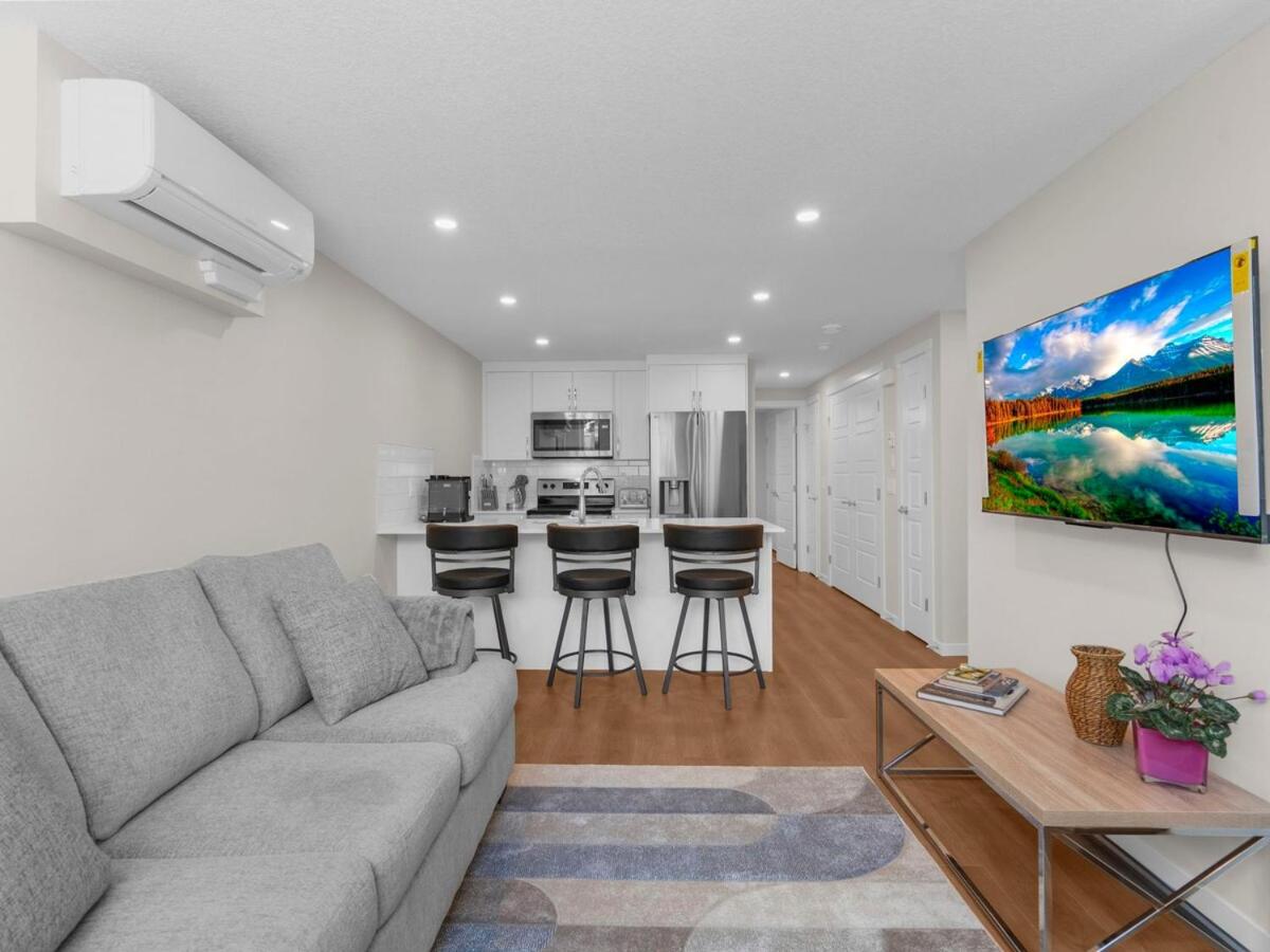 Superb 1-Bdr Apt in New Condo
