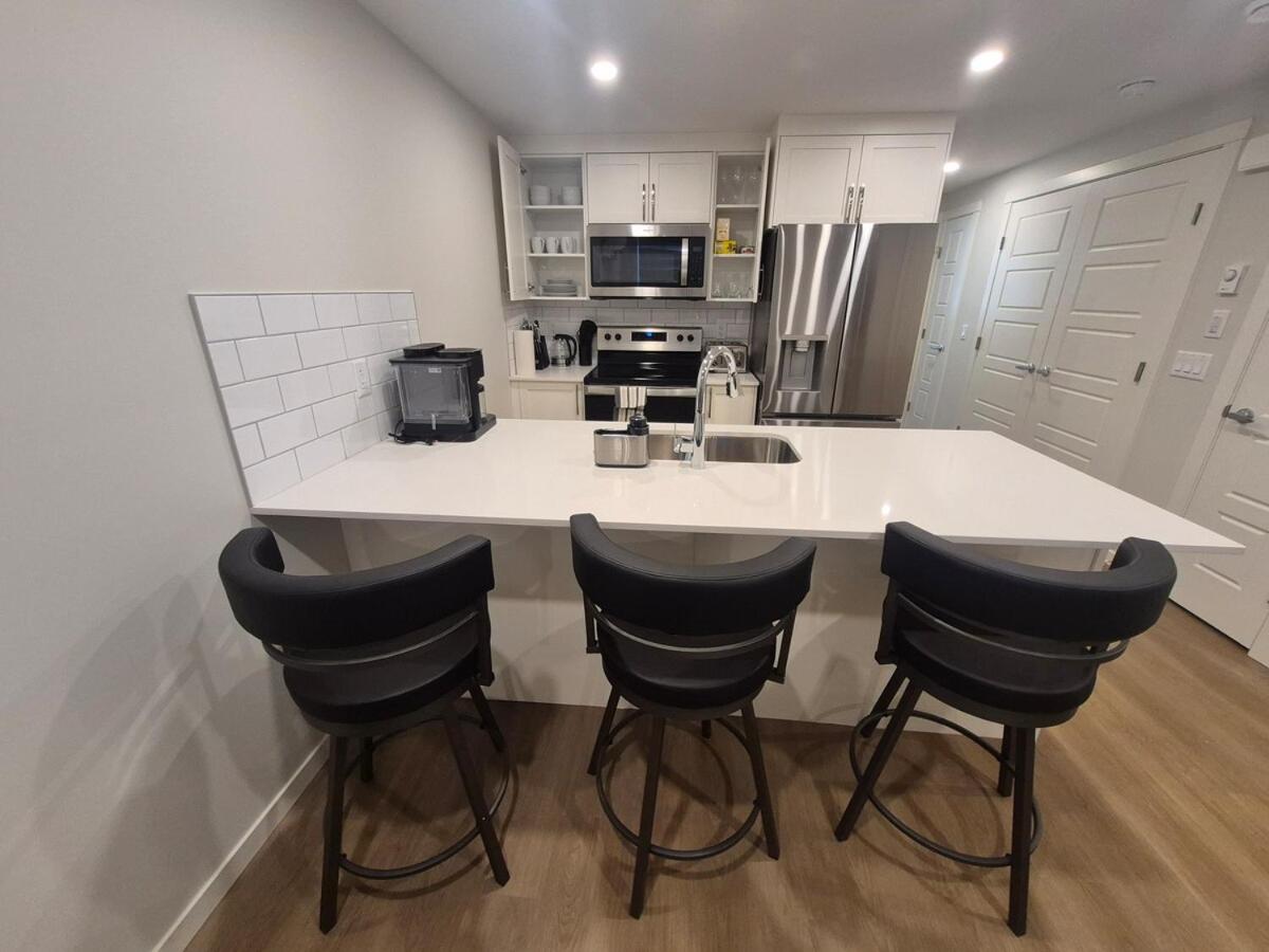 Superb 1-Bdr Apt in New Condo