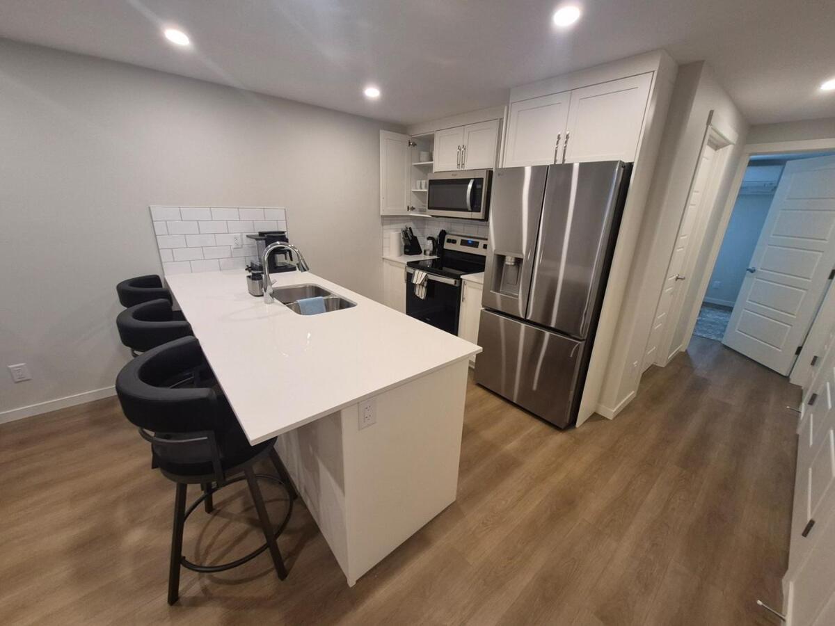 Superb 1-Bdr Apt in New Condo